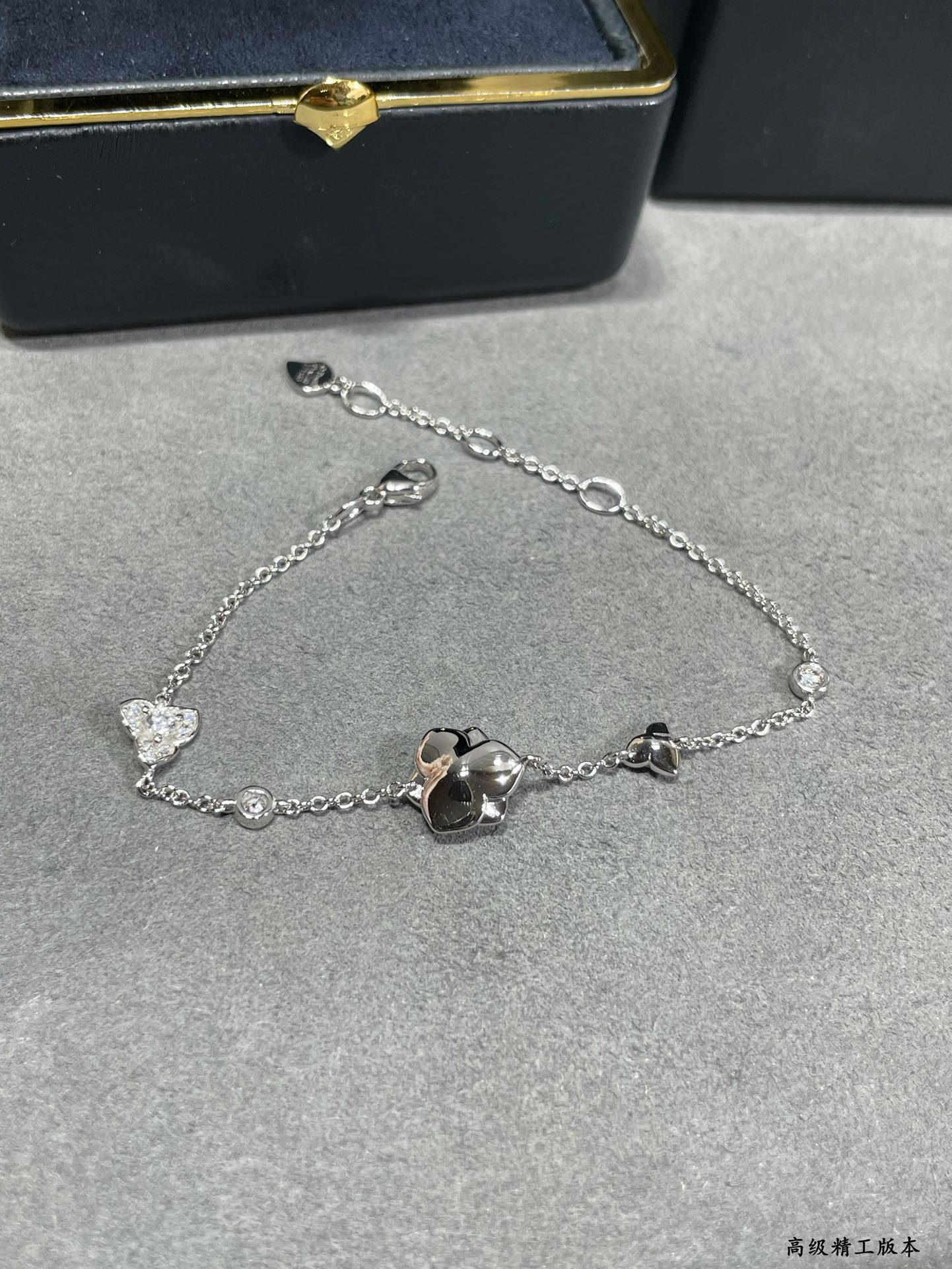 P1aget fully di*m*nd-encrusted flower bracelet