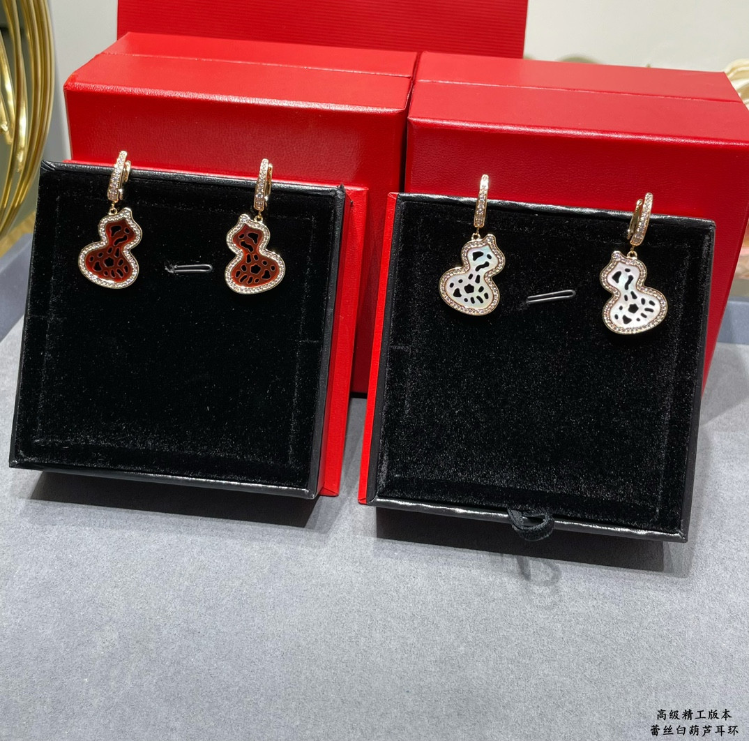 Qee1in lace gourd earrings