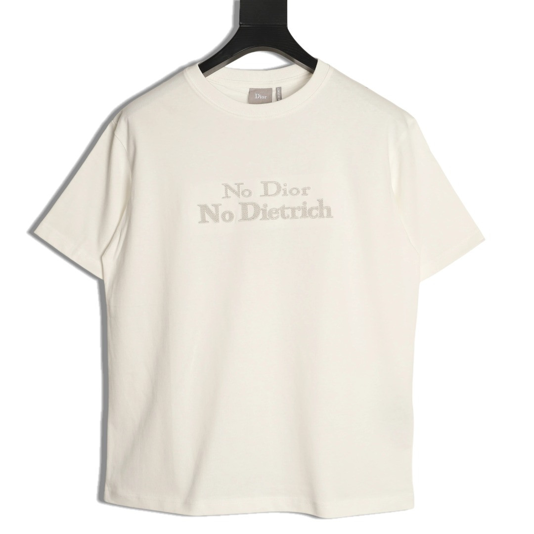 D*or short-sleeved t-shirt