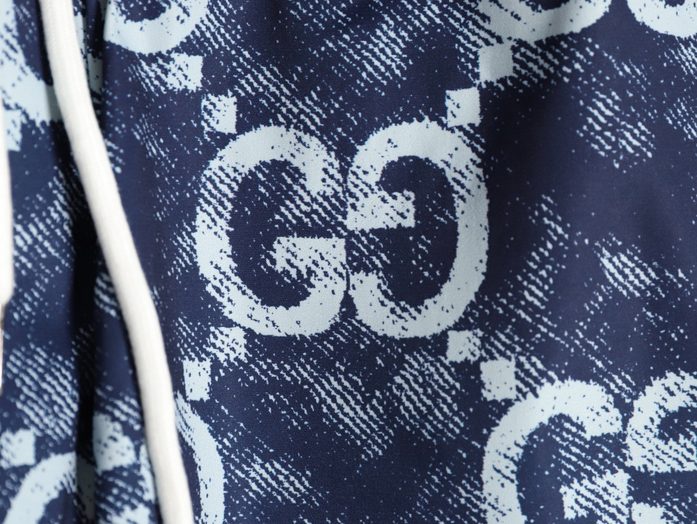 G*u*i 25ss shorts