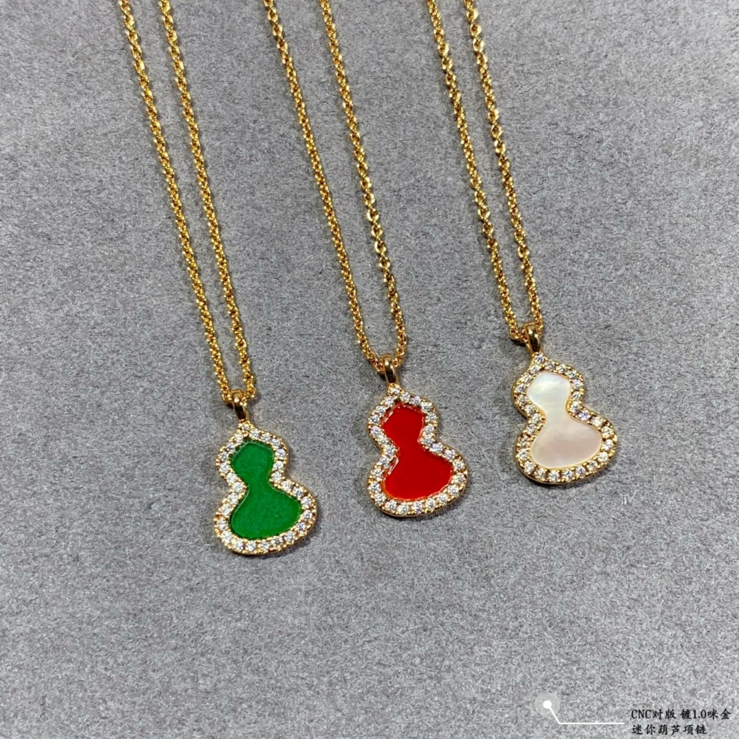 Qee1in mini gourd necklace