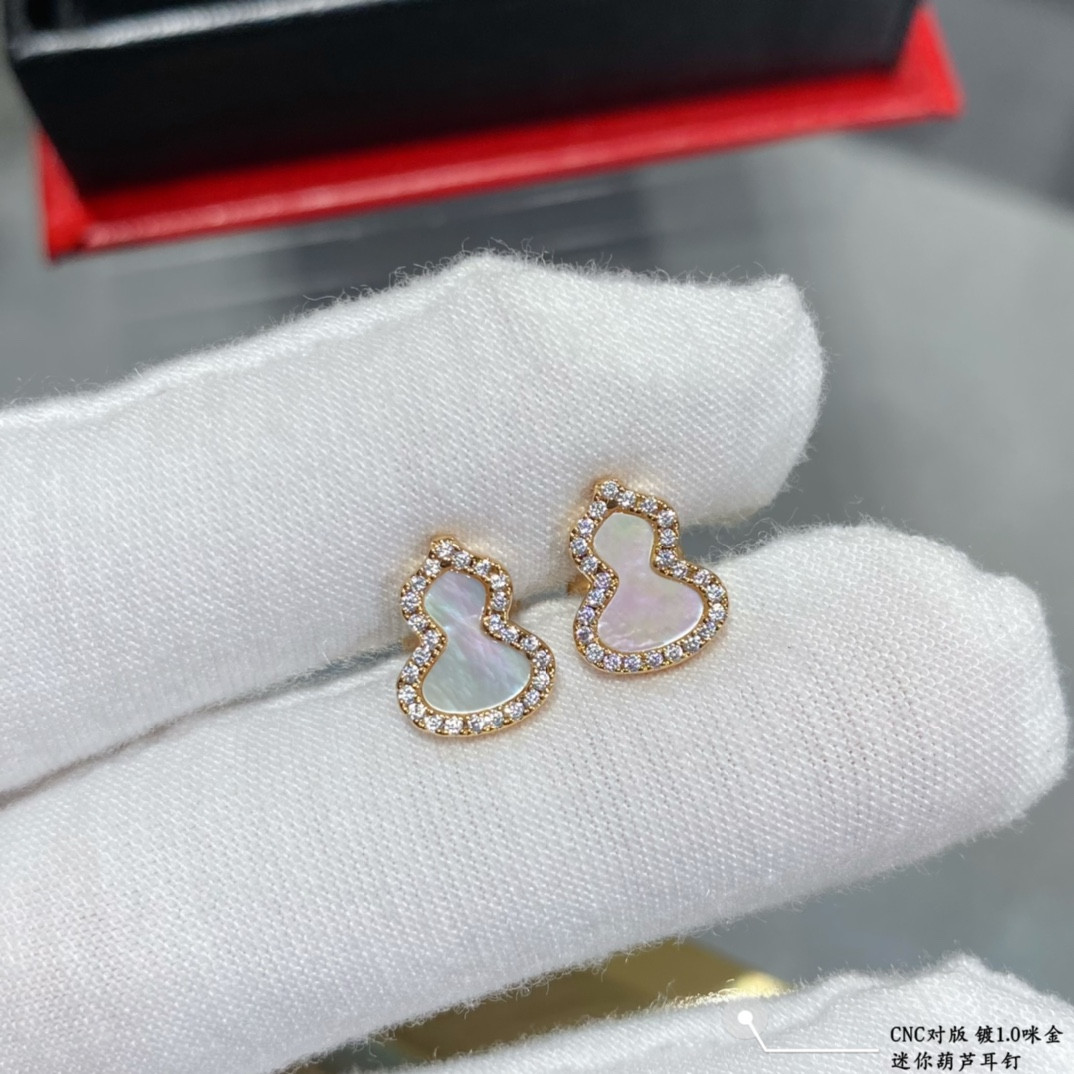 Qee1in mini gourd earrings