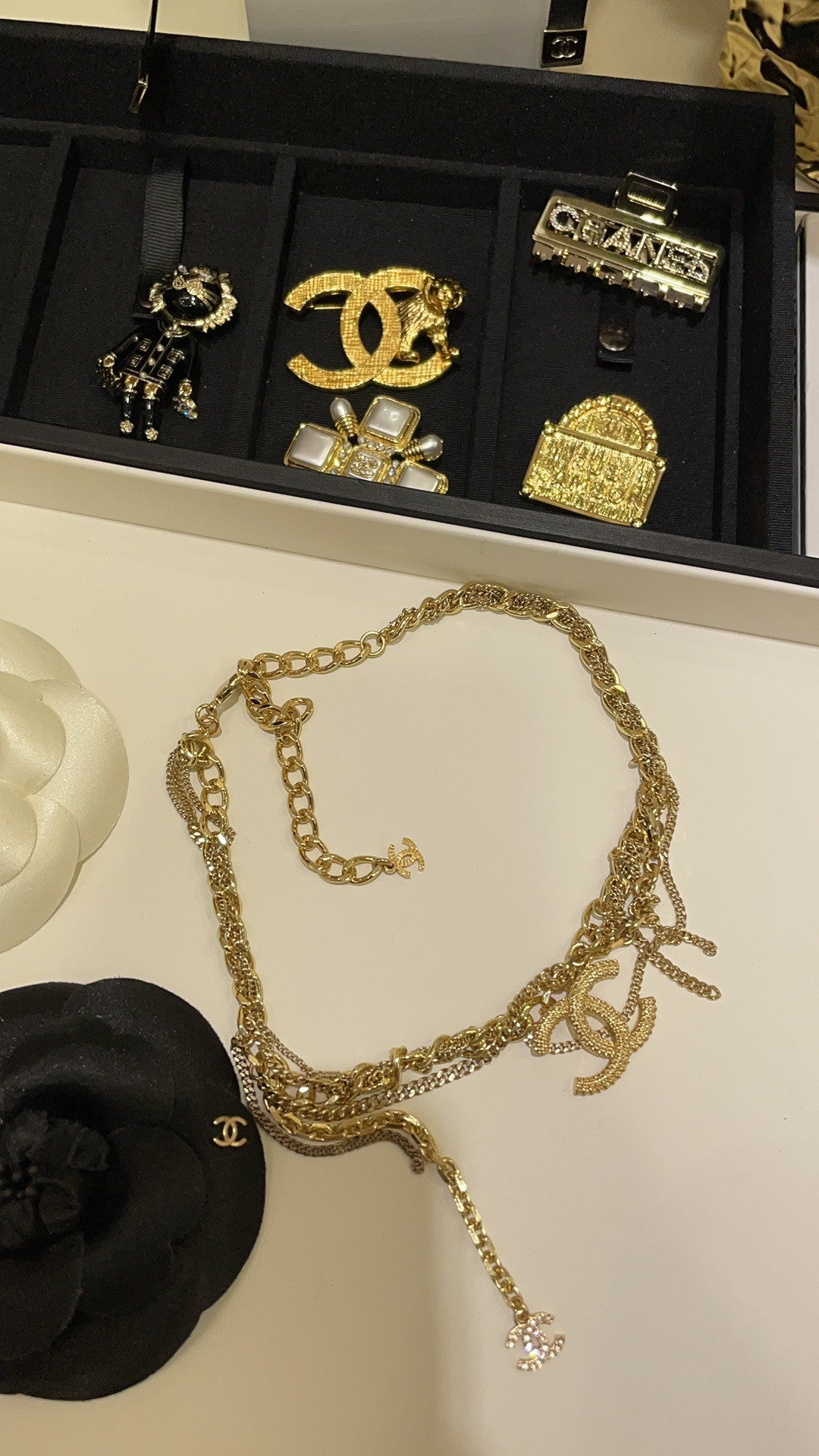 Ch*el necklace