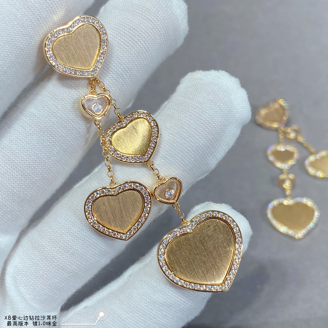 Ch0pard heart-shaped edge di*m*nd brushed earrings