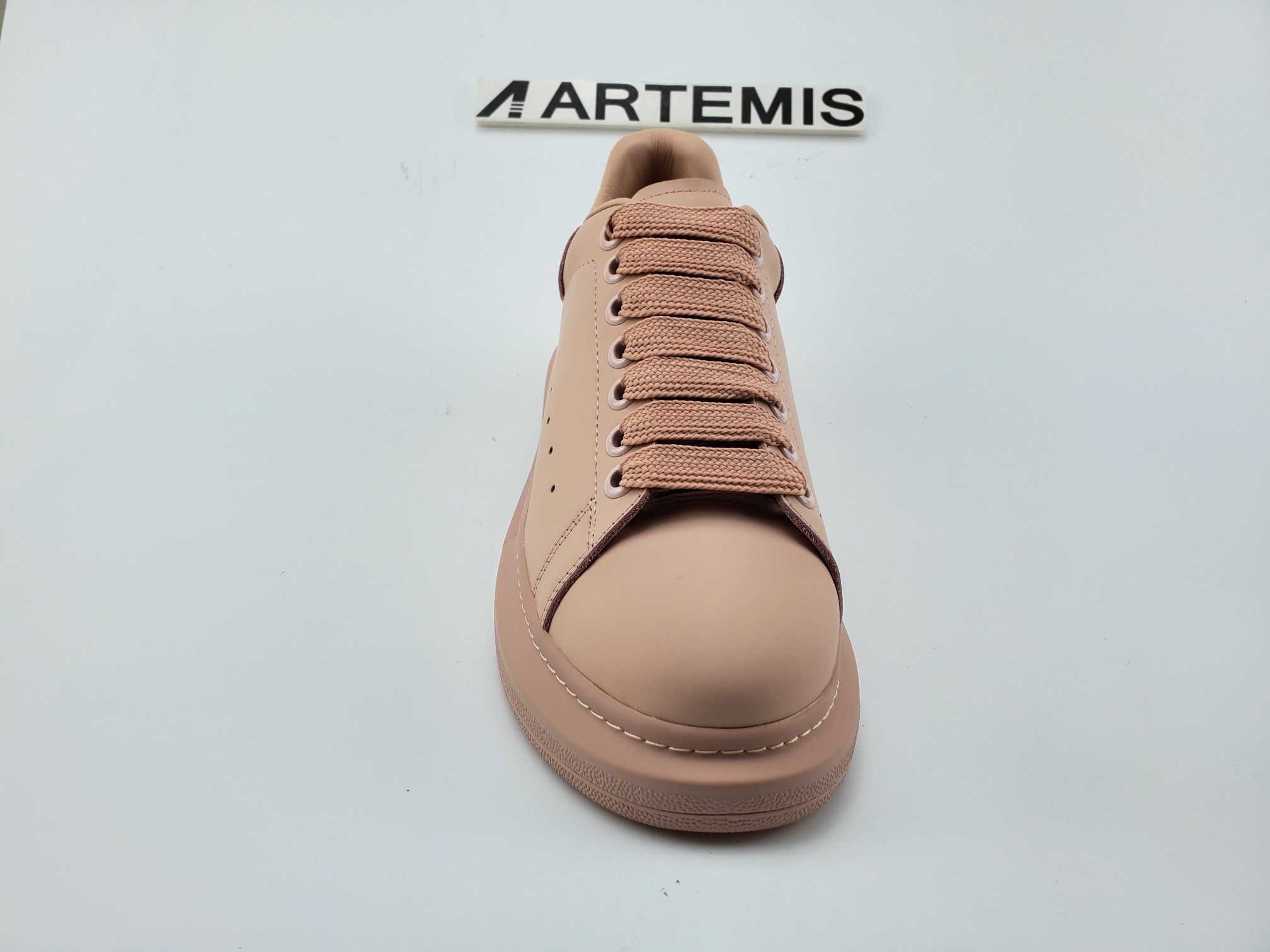ale*d*r M*Q*en trainers pink