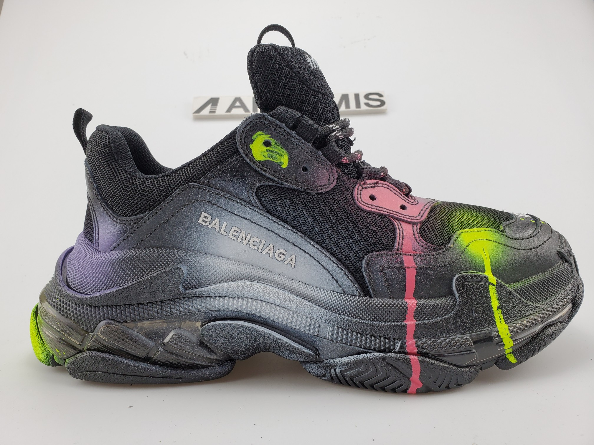 balenciga triple s Gr*ffiti
