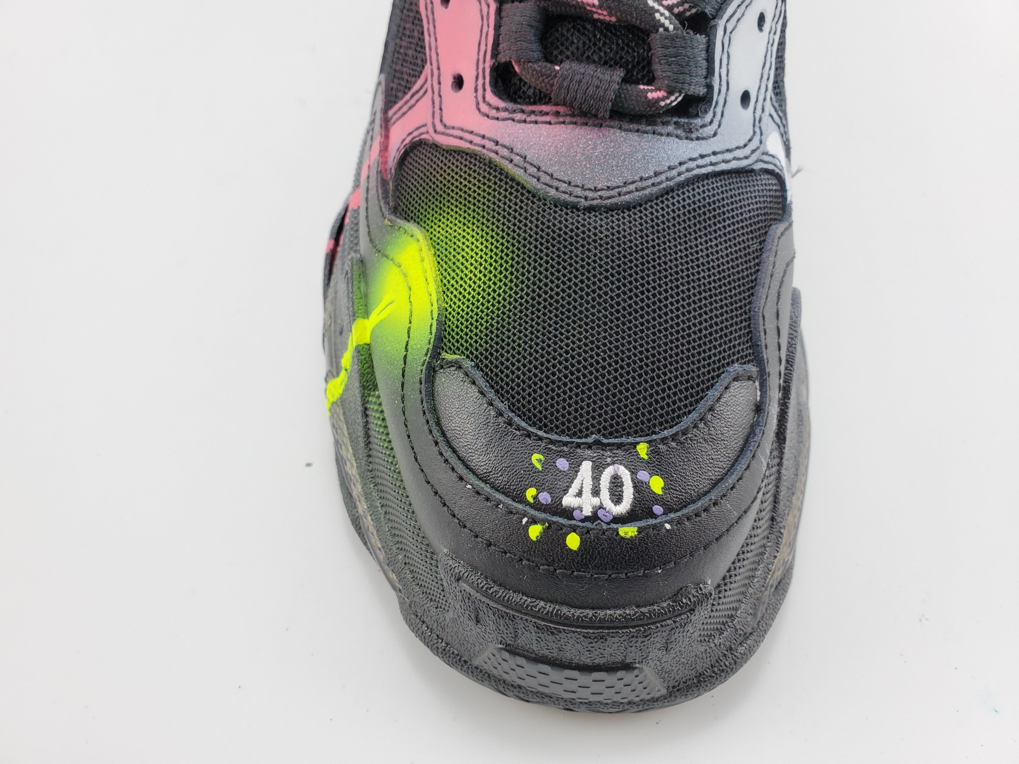 balenciga triple s Gr*ffiti