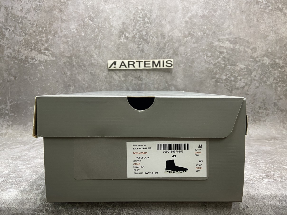 balenciga speed Gr*ffiti trainers white black logo