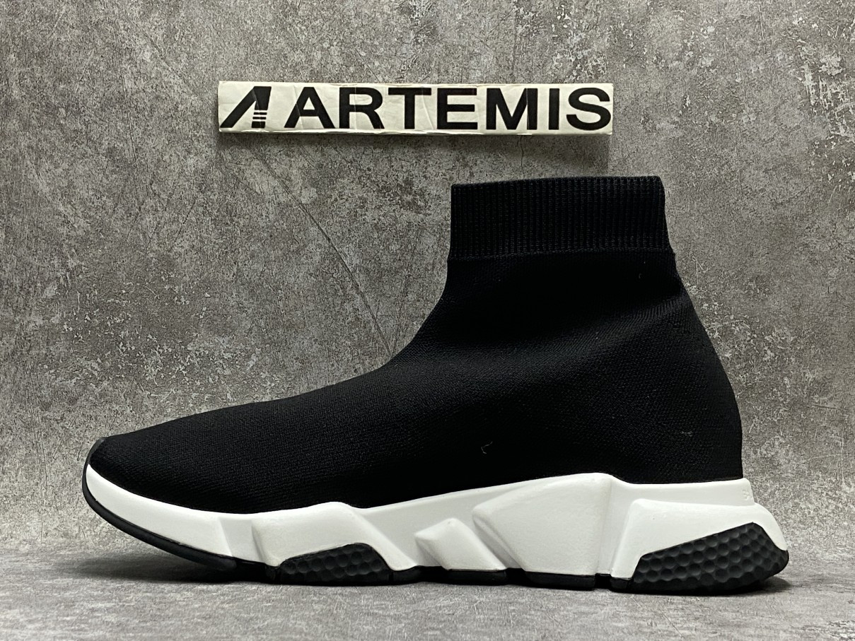 balenciga speed Gr*ffiti trainers white black logo