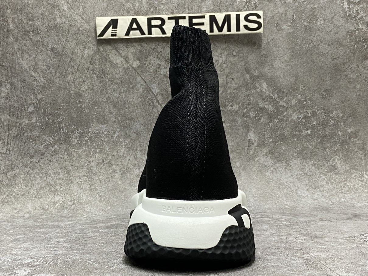 balenciga speed Gr*ffiti trainers white black logo