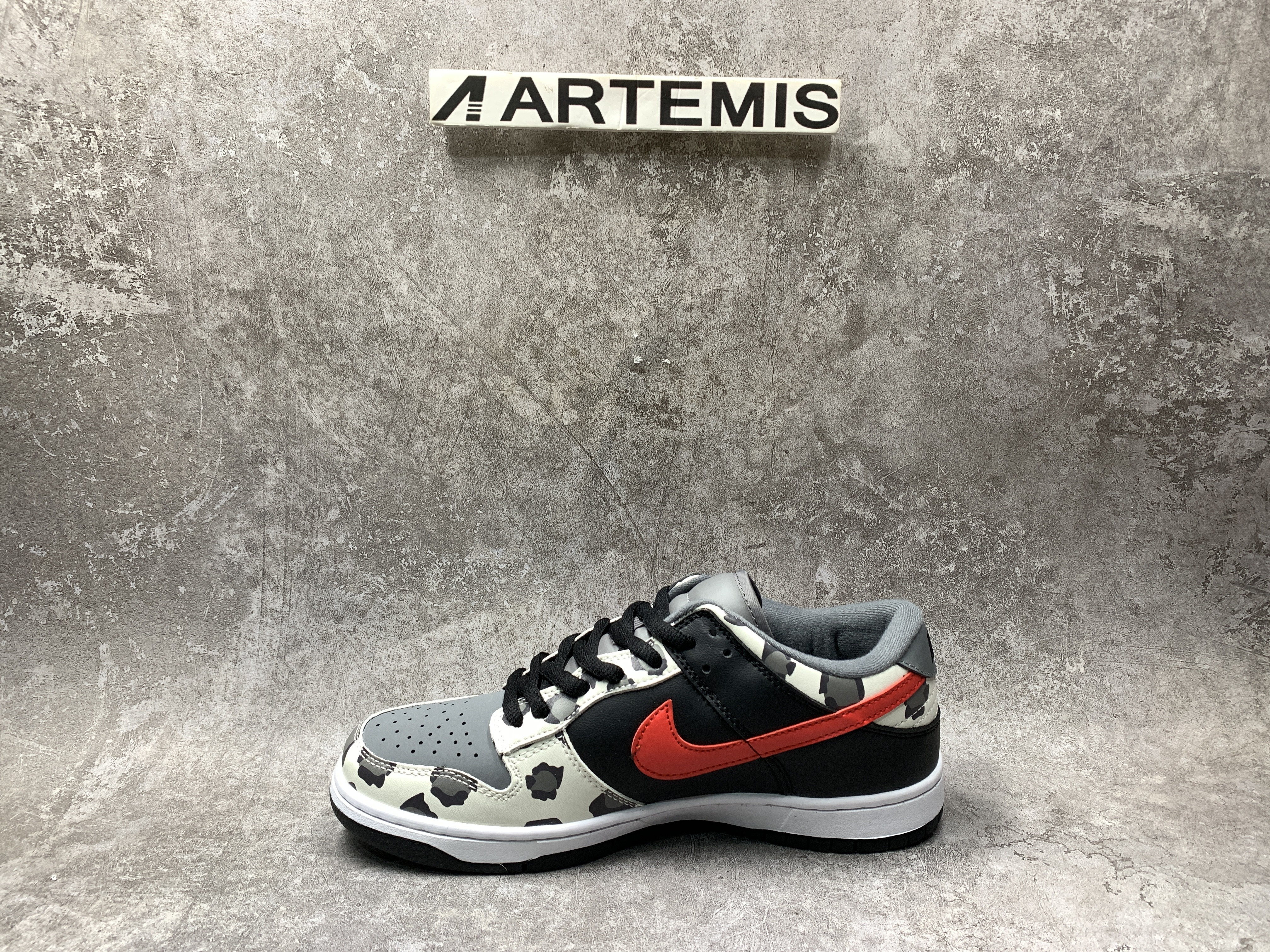 nike dunk sb low Gr*ffiti