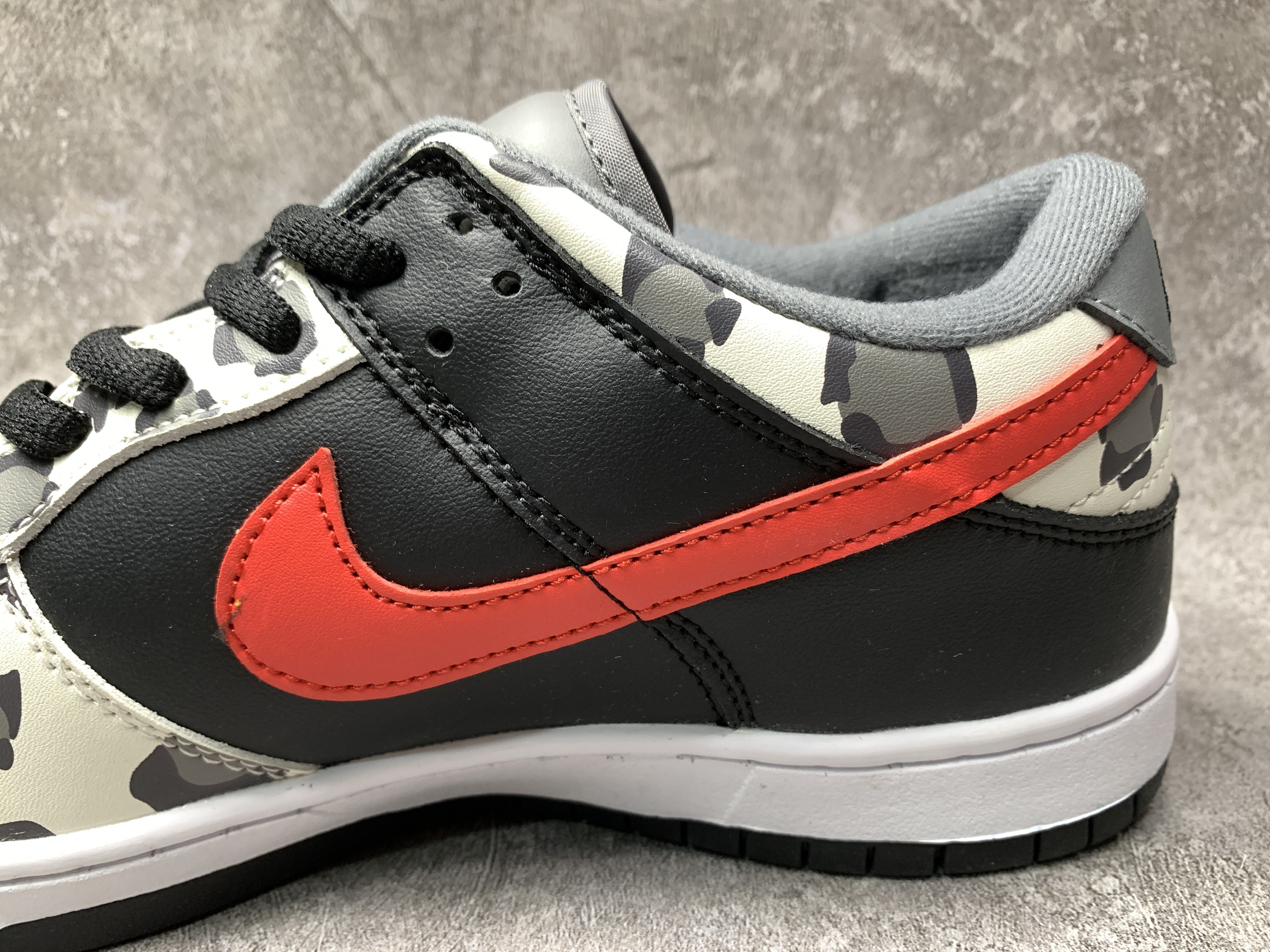 nike dunk sb low Gr*ffiti