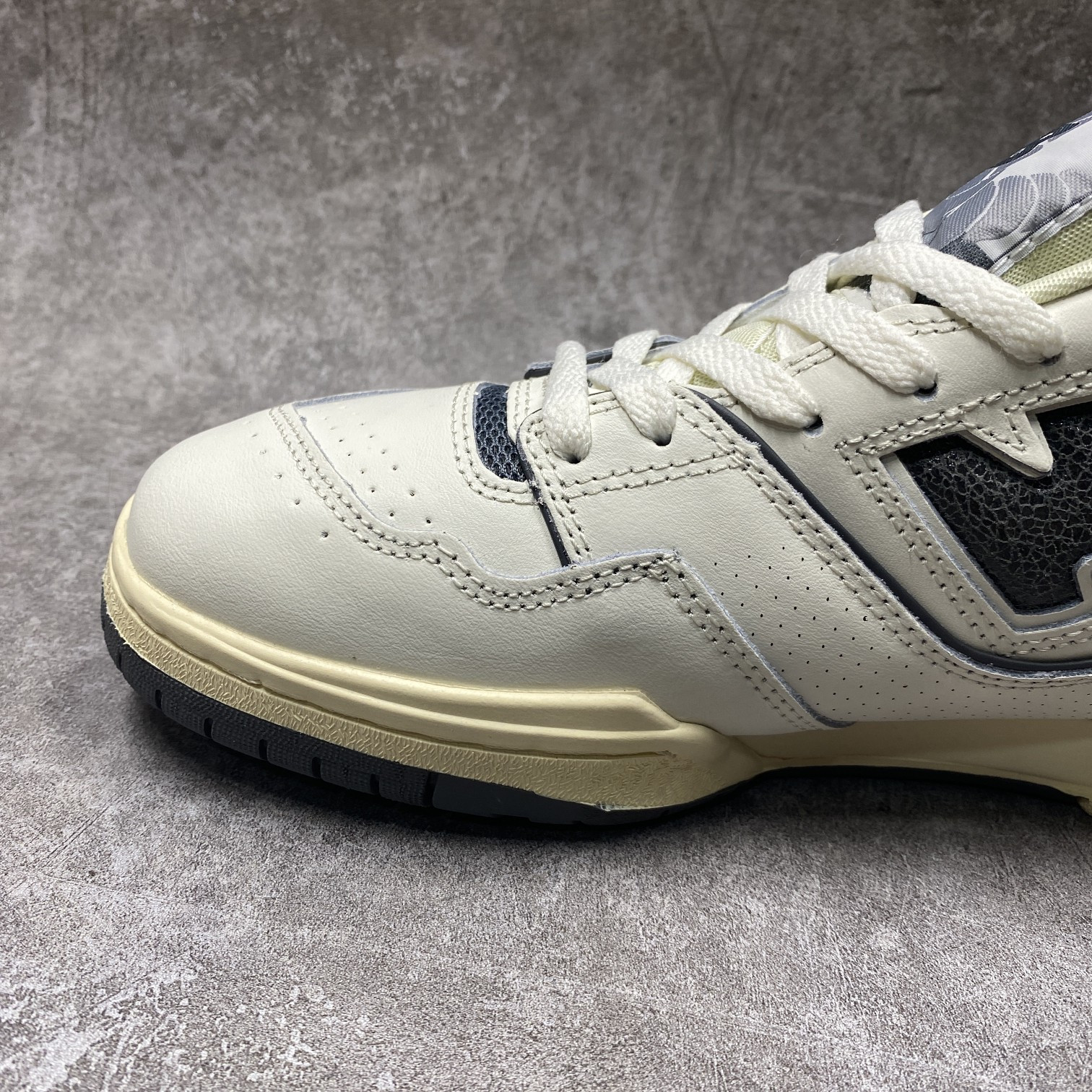 new Ba1an*e 550 aime leon dore white grey