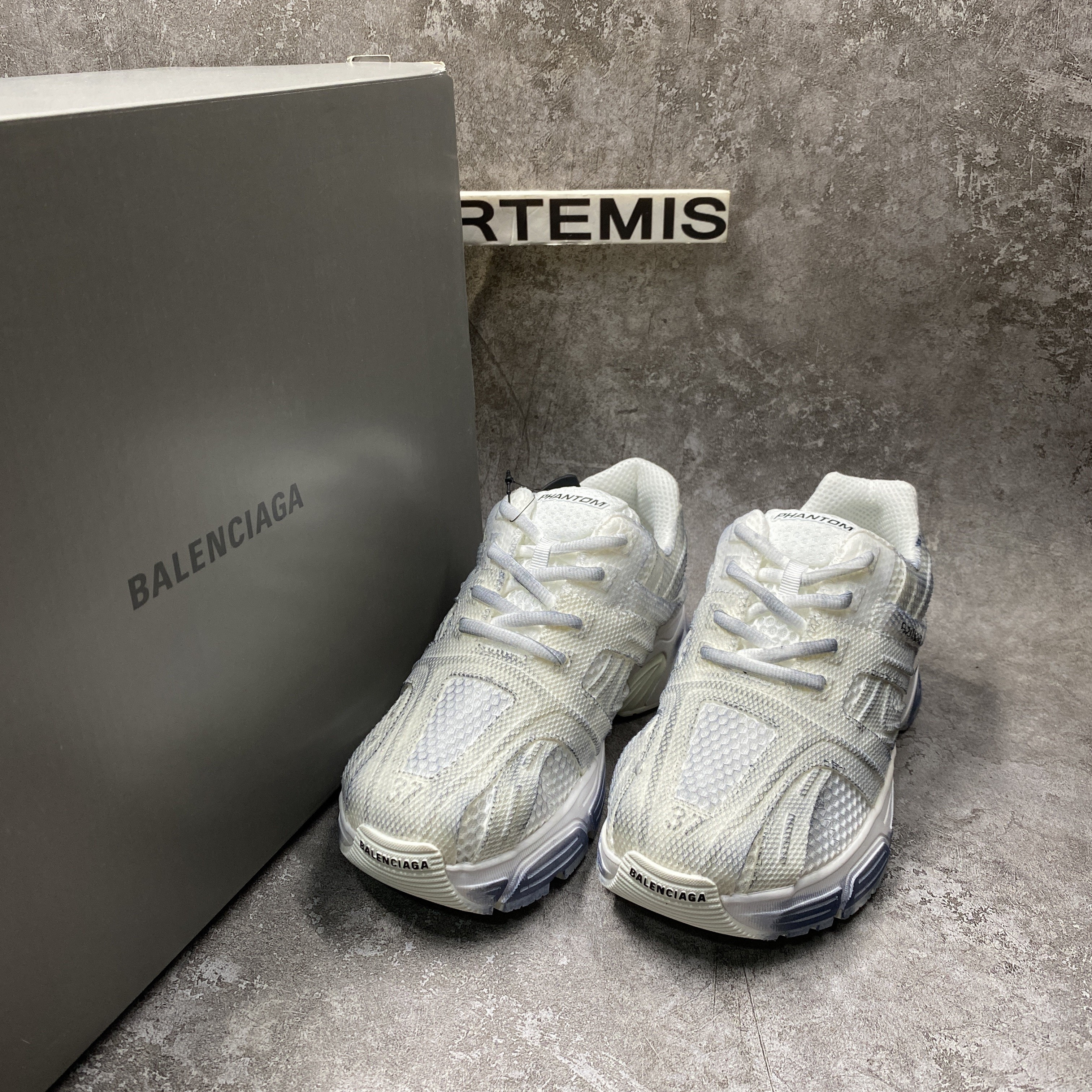 balenciga phanT0m trainers washed white