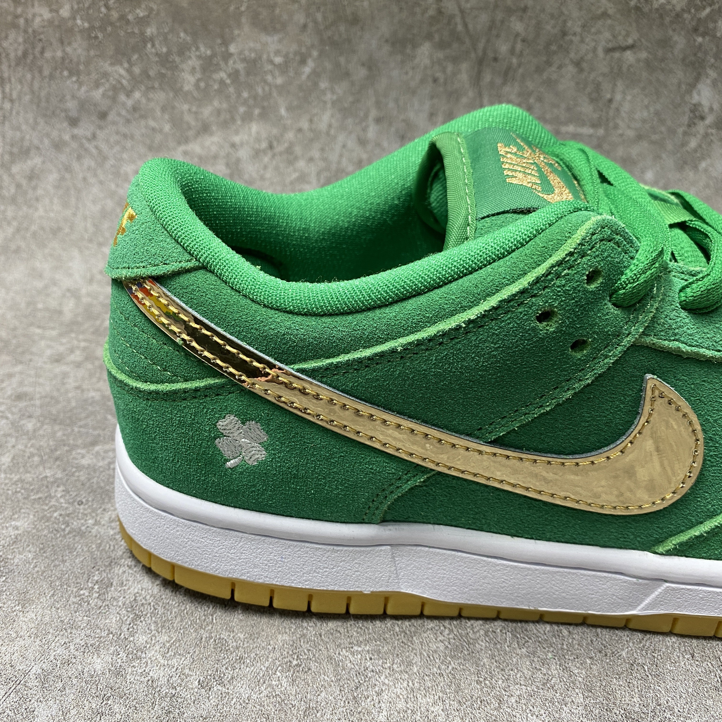 nike sb dunk low pro st. patR1ck