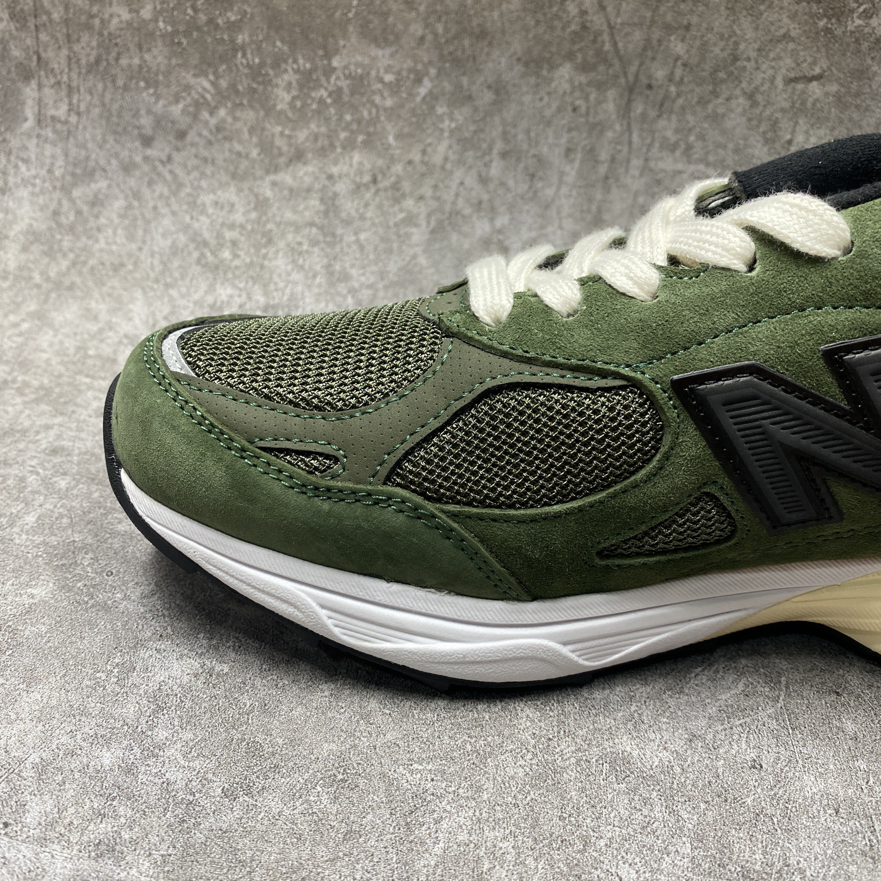 new Ba1an*e 990v3 jjjjound olive