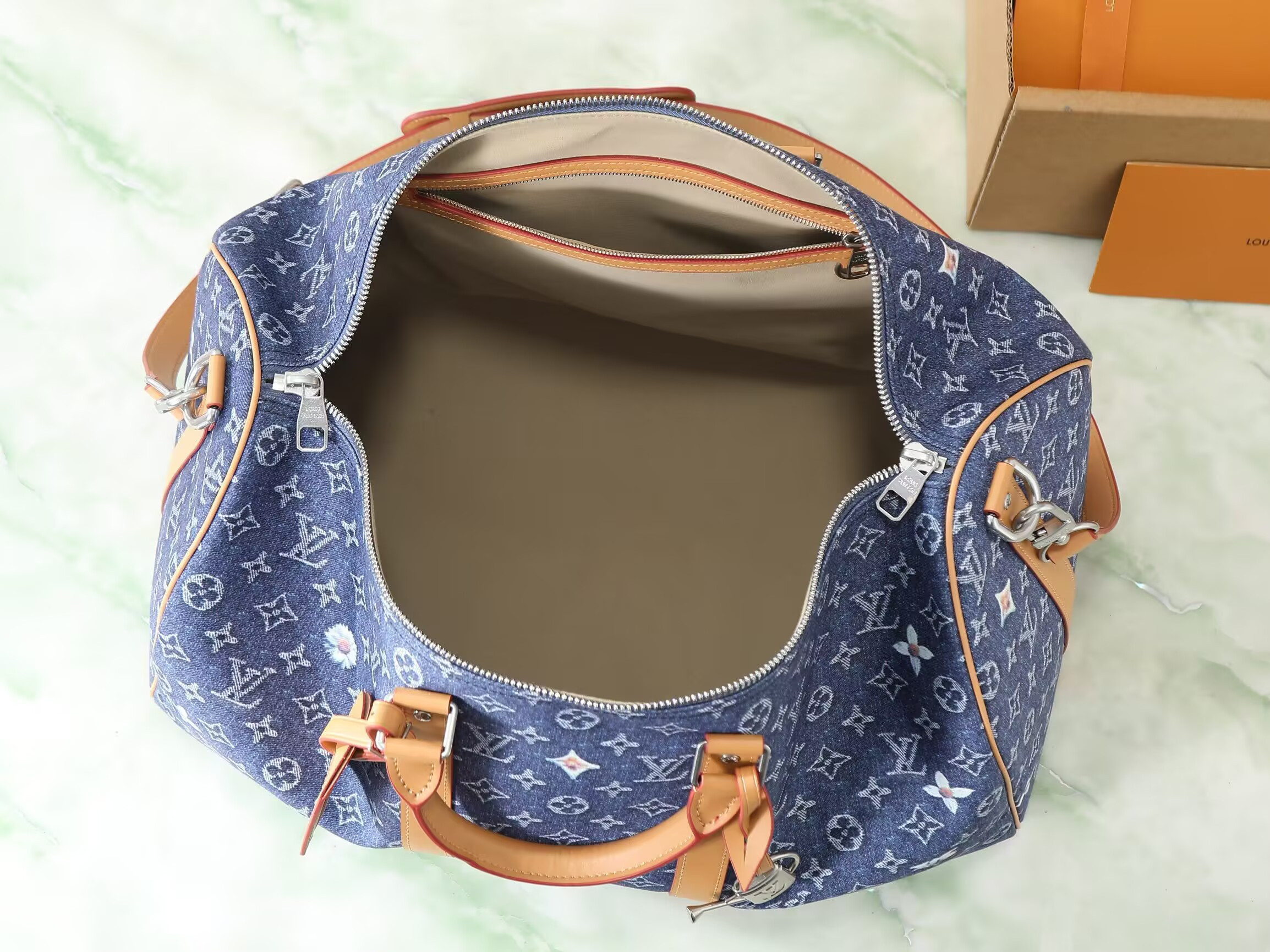 LV Keepall Bandoulière 50 M27781 50 x 29 x 23 cm