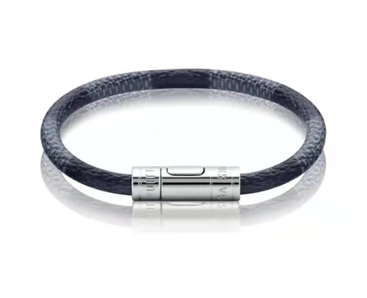l0*is V*t0n keep it bracelet