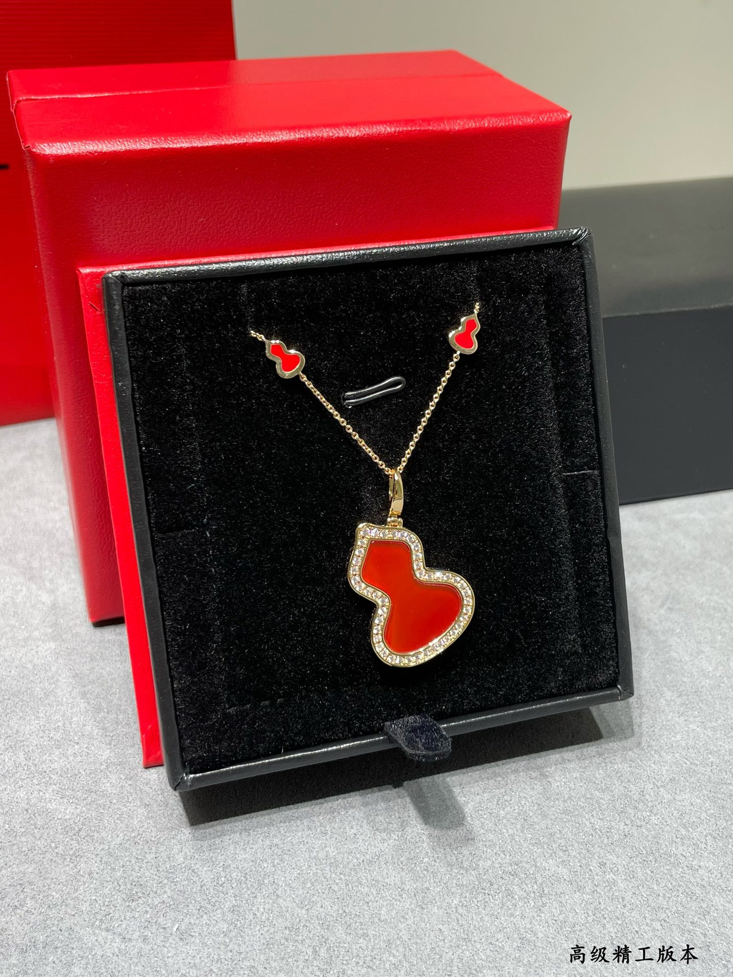Qee1in mini 8 gourd necklace