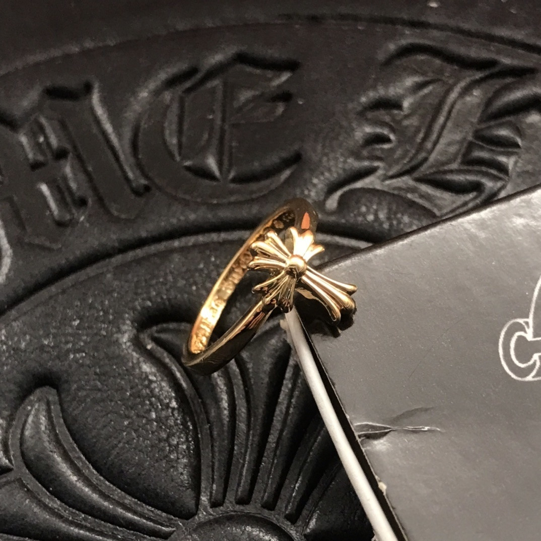 Ch**me He**ts small cross flower ring