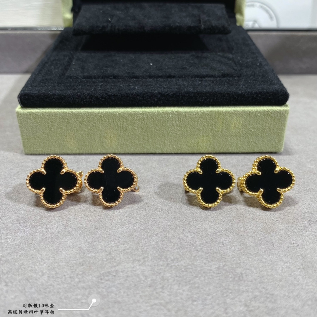 v*n cl*f & arpels preM1vm fritillaria four-leaf clover earrings 1.5cm