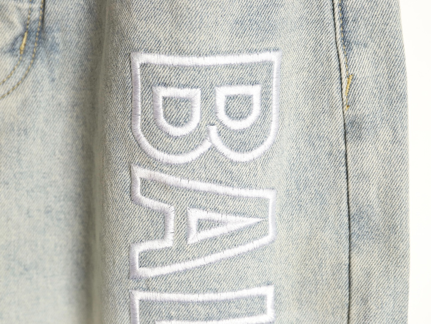 Ba*len*cia*ga jeans