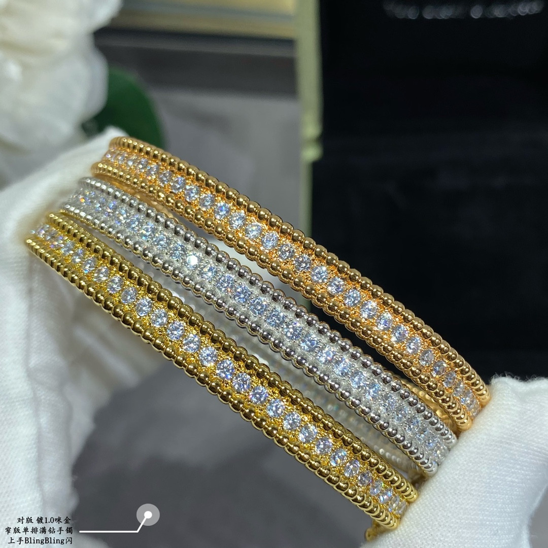 v*n cl*f & arpels narrow single row full Di*m*nd bracelet
