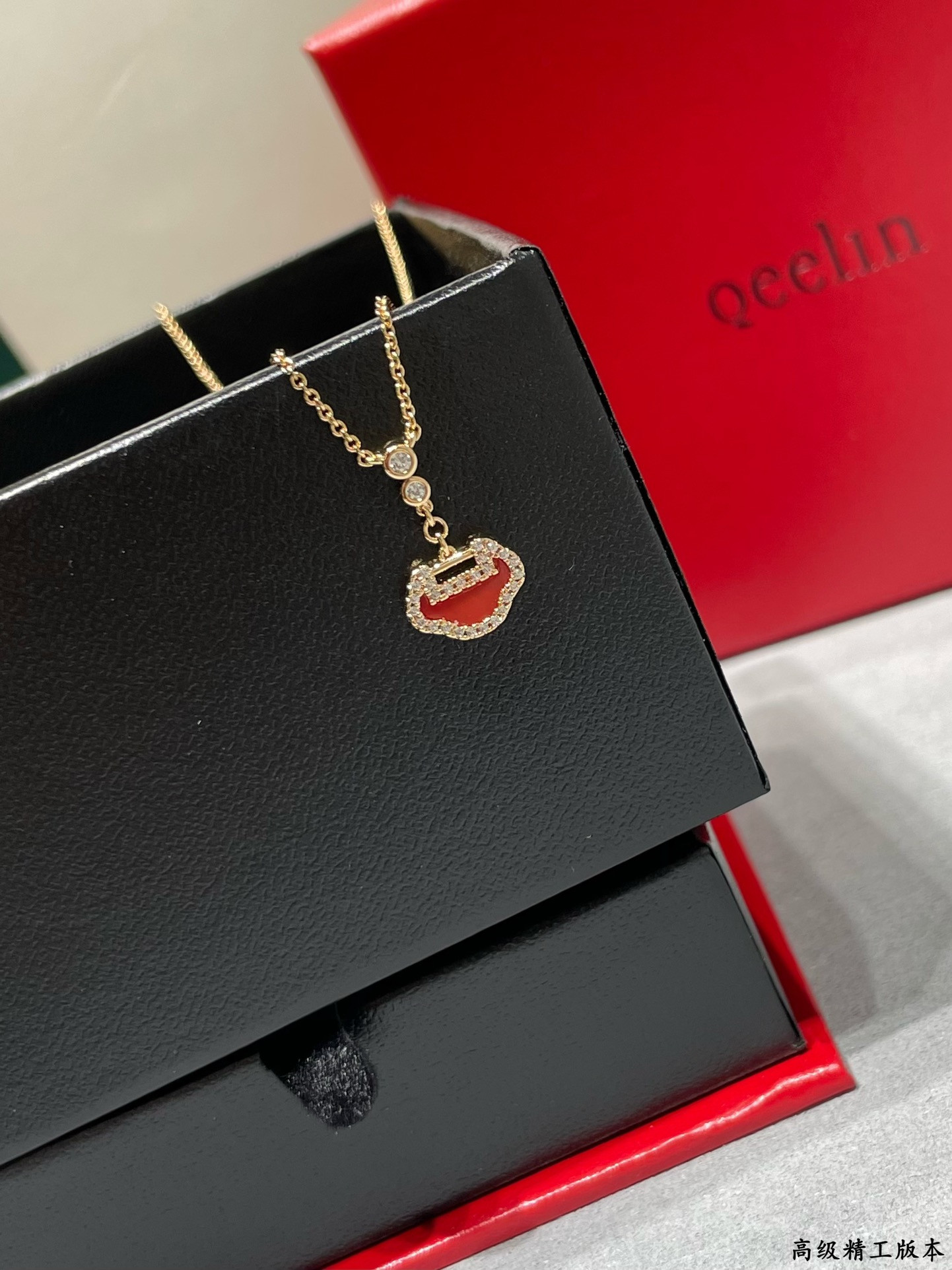 Qee1in mini ruyi necklace