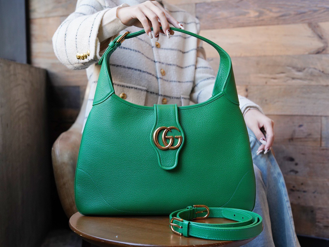 Aphrodite medium shoulder bag