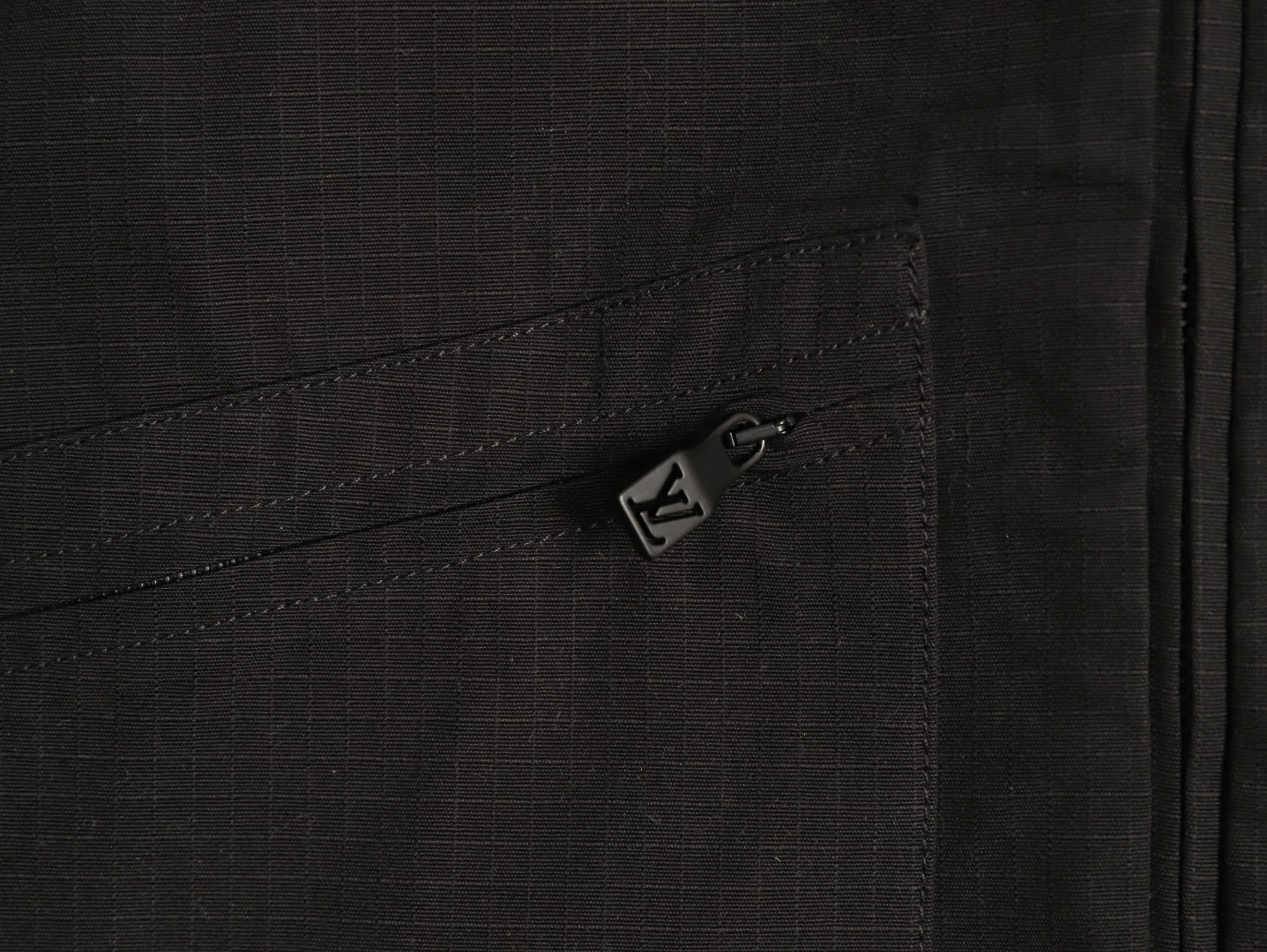 l0*is V*t0n lv jacket