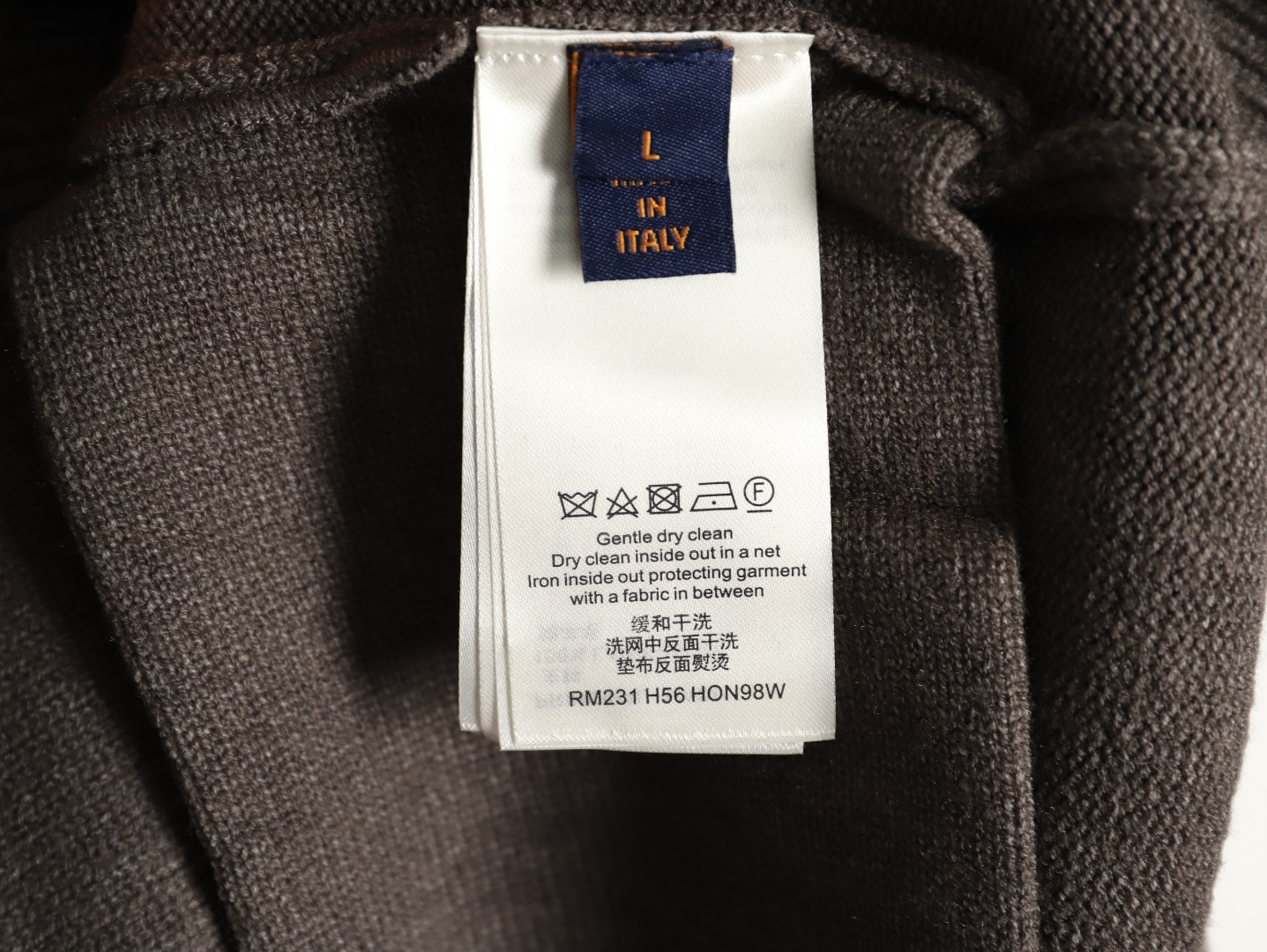 l0*is V*t0n lv knitting cardigan