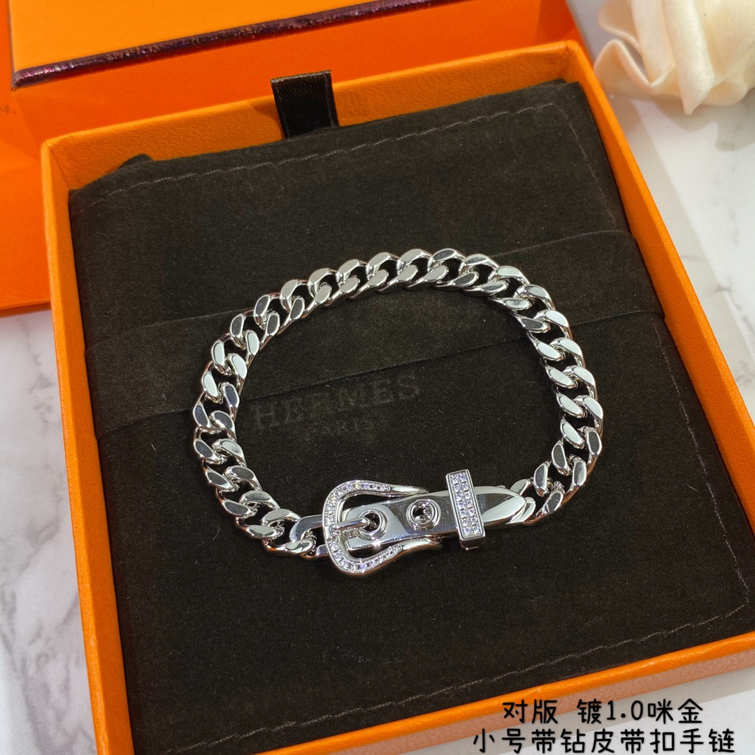 H**mes small di*m*nd-encrusted belt bracelet