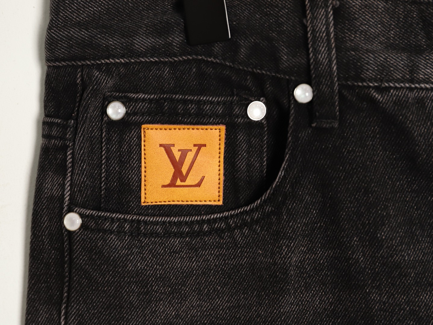 l0*is V*t0n x nigo 26ss jeans