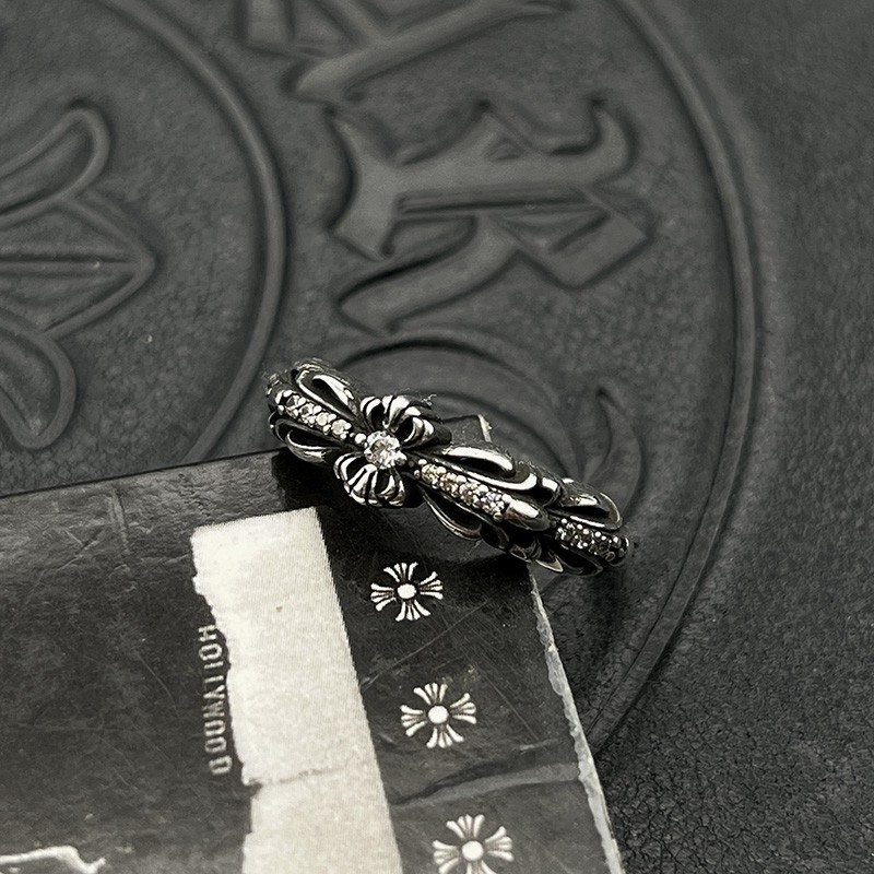 Ch**me He**ts open-ended small cross ring