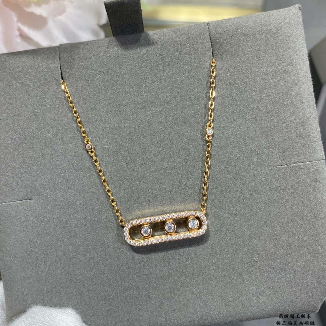 Mes1kaa full di*m*nd moving necklace
