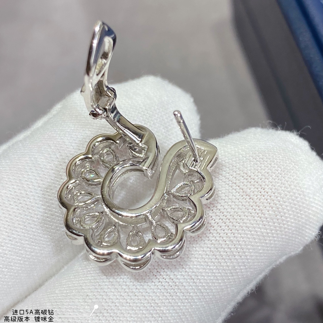 Ch0pard lace edge earrings