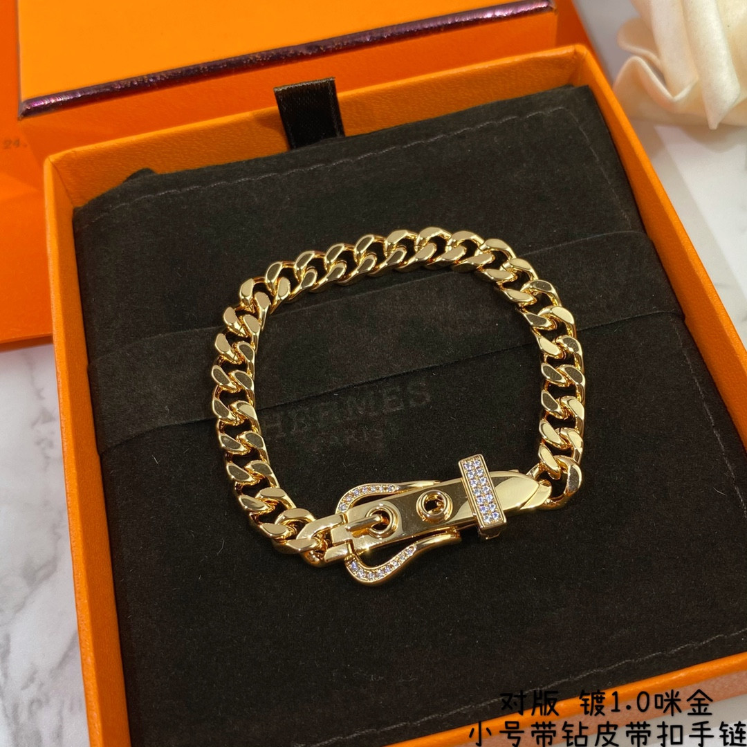H**mes small di*m*nd-encrusted belt bracelet