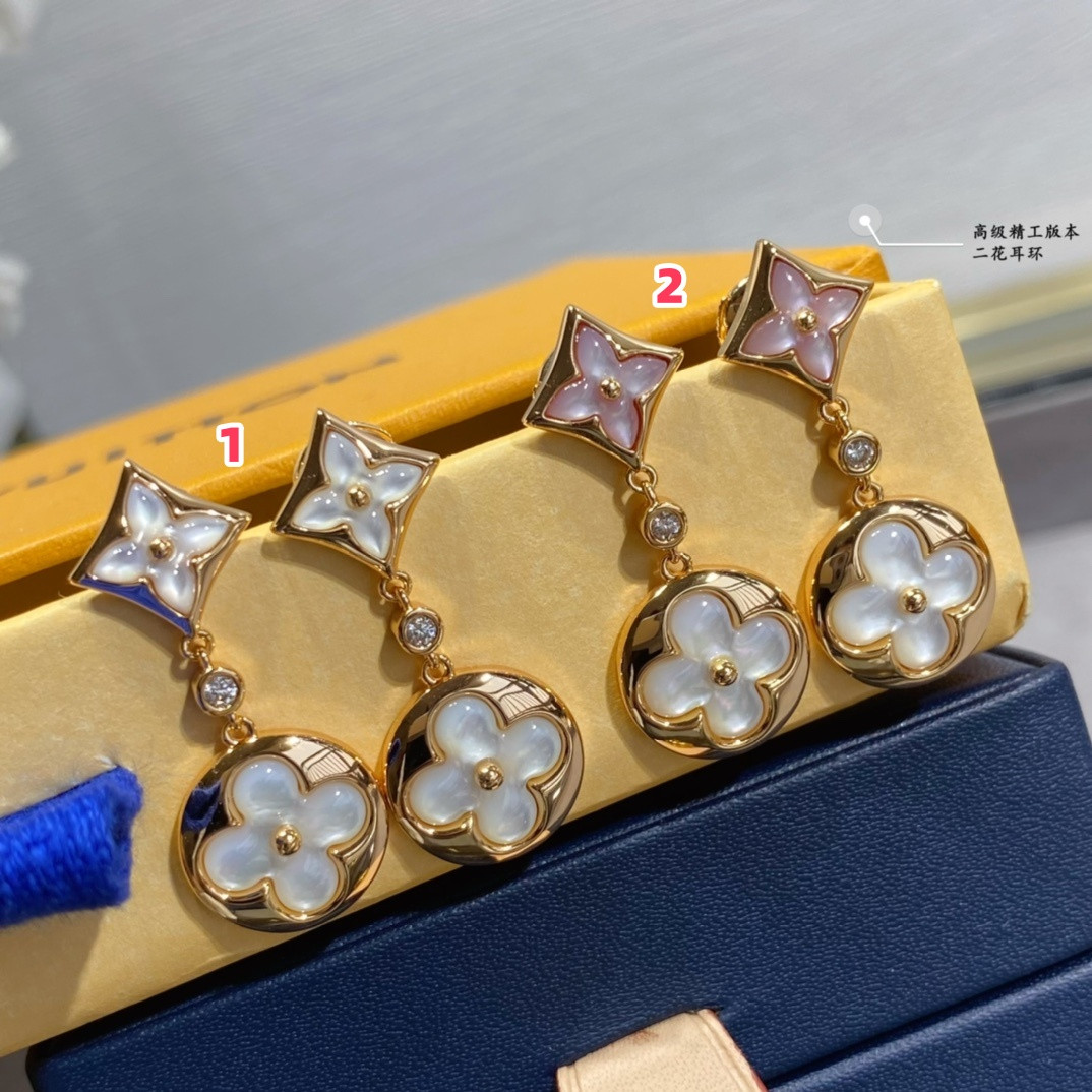 l0*is V*t0n two-flower stud earrings