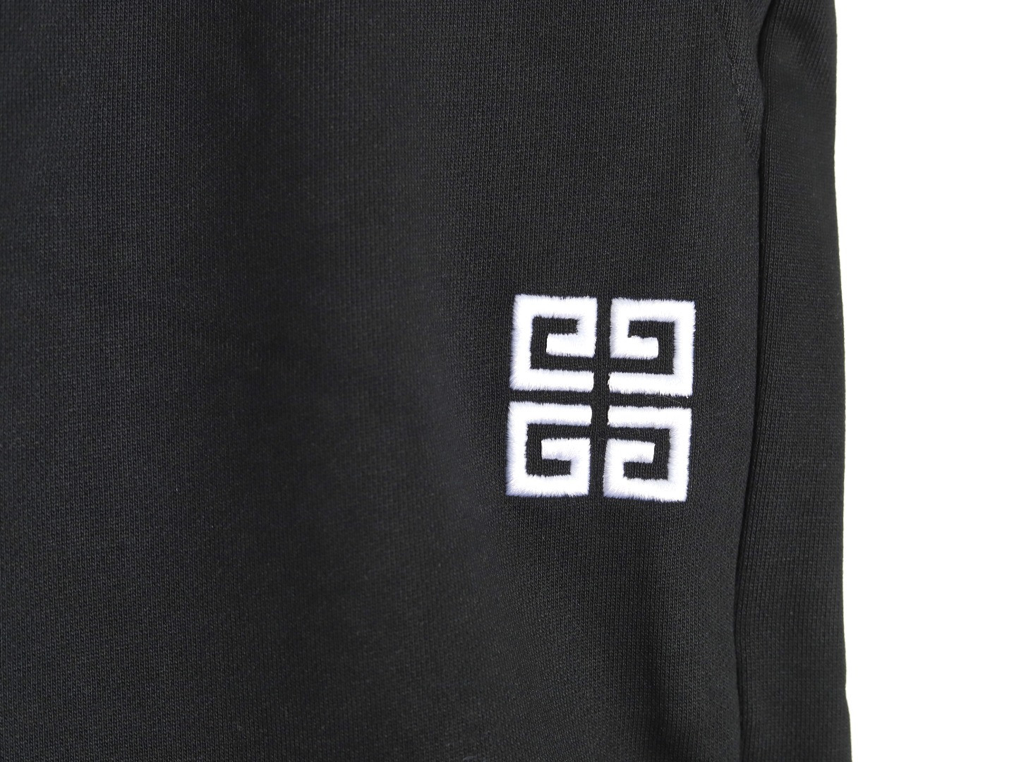 G1uenchy 25ss shorts