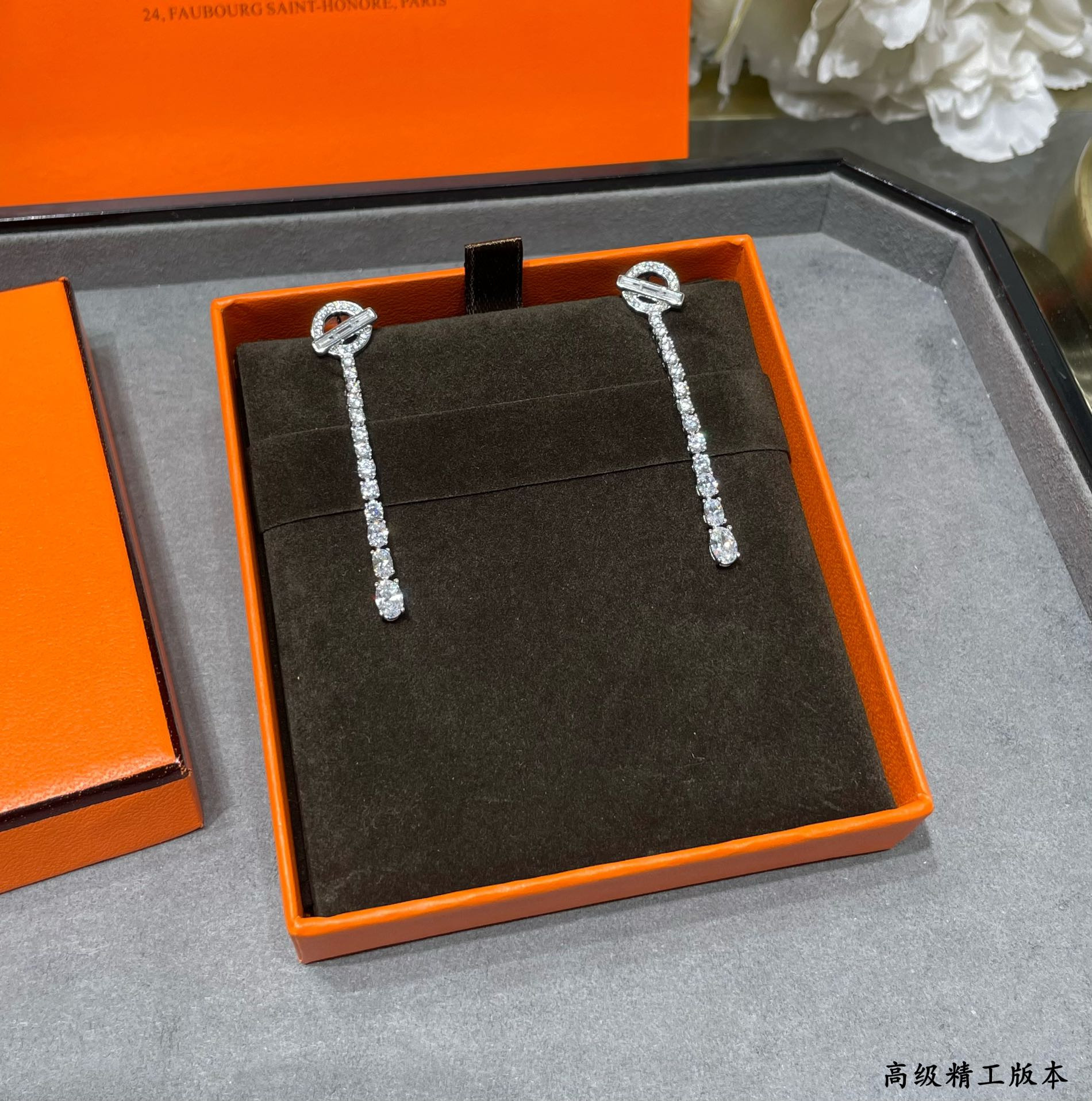H**mes ot fully di*m*nd-encrusted earrings