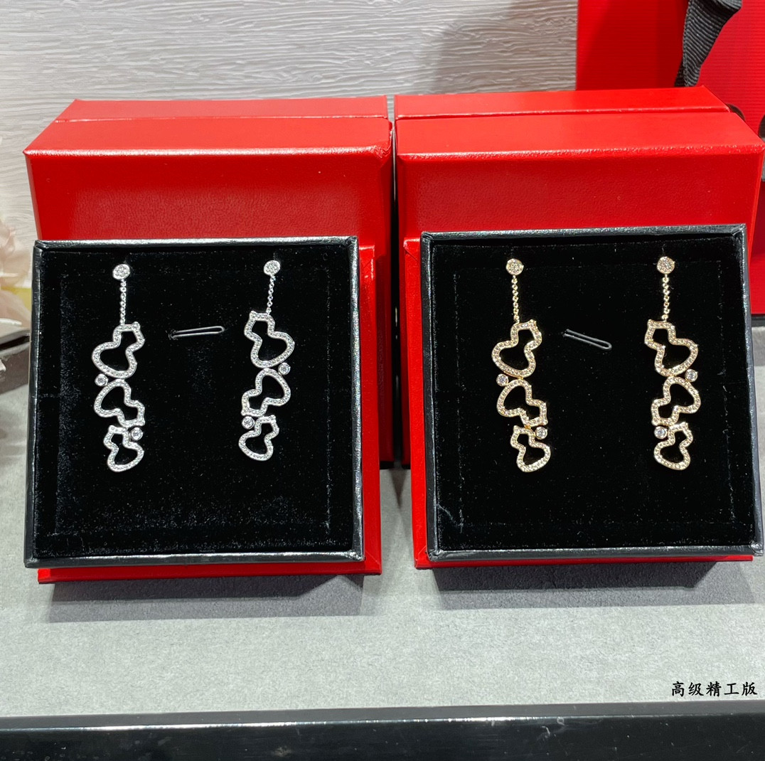 Qee1in triple gourd full di*m*nd stud earrings