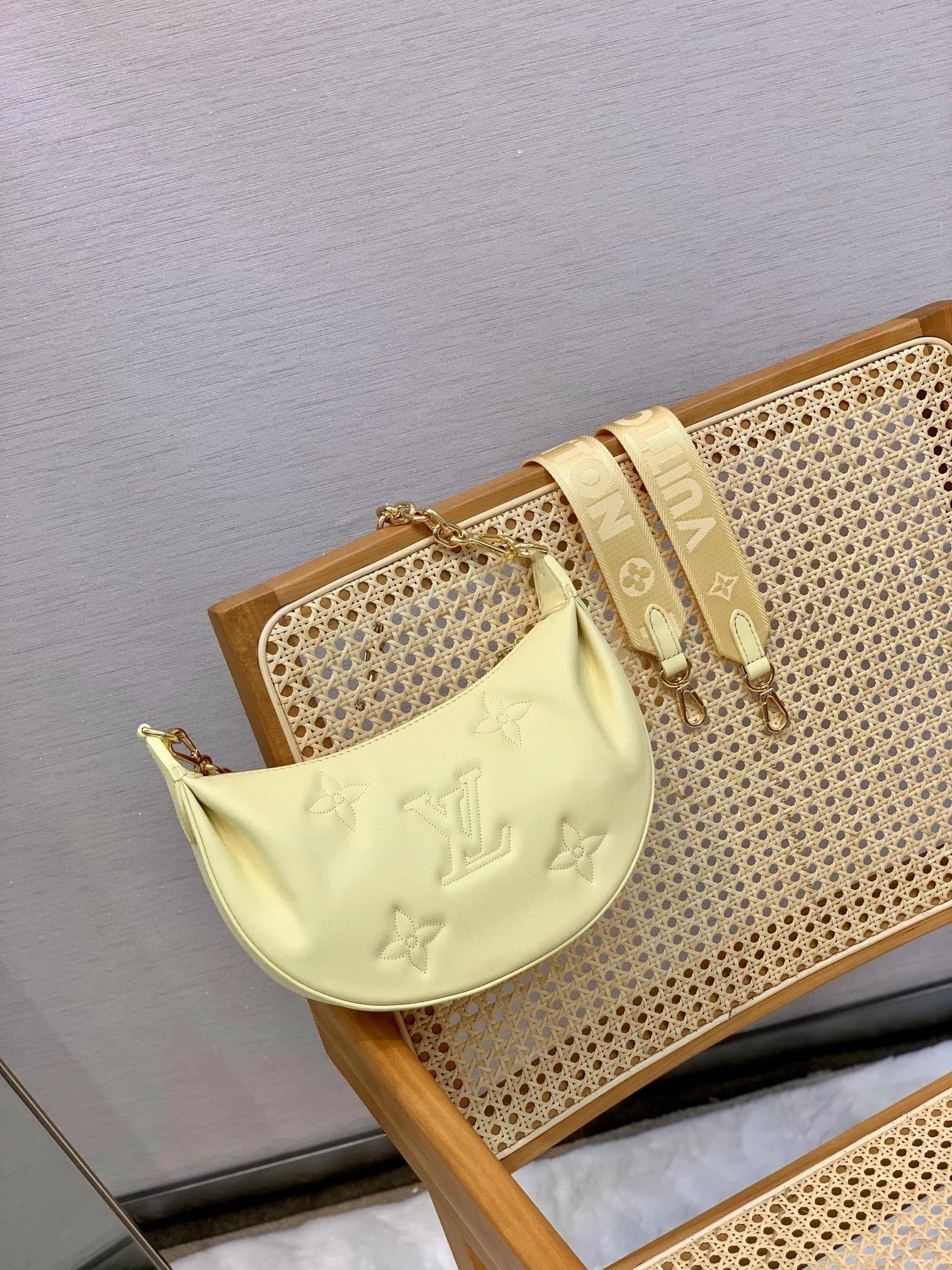 LV OVER THE MOON M59823