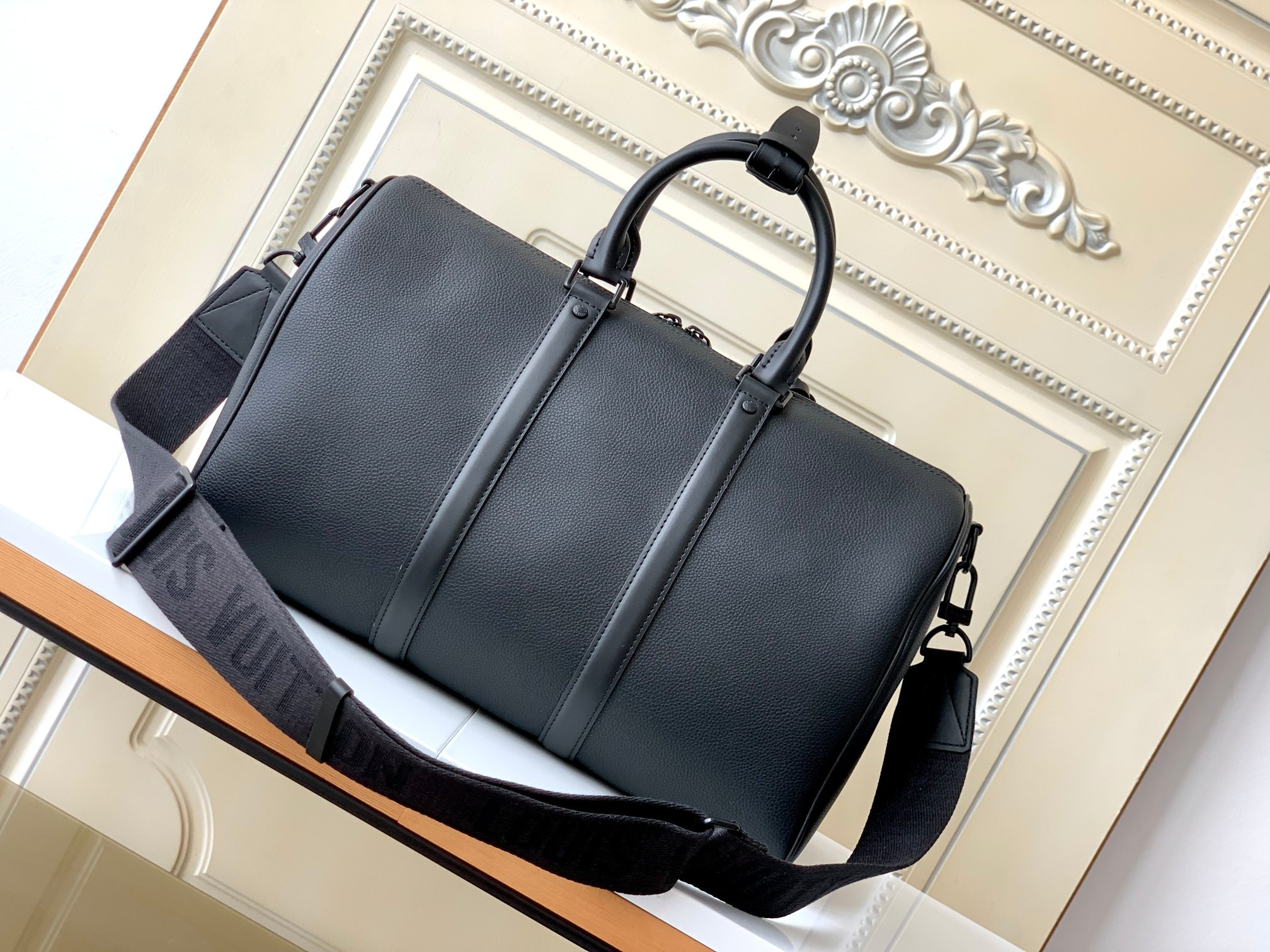 l0*is V*t0n keepall bandoulière 50 m57088