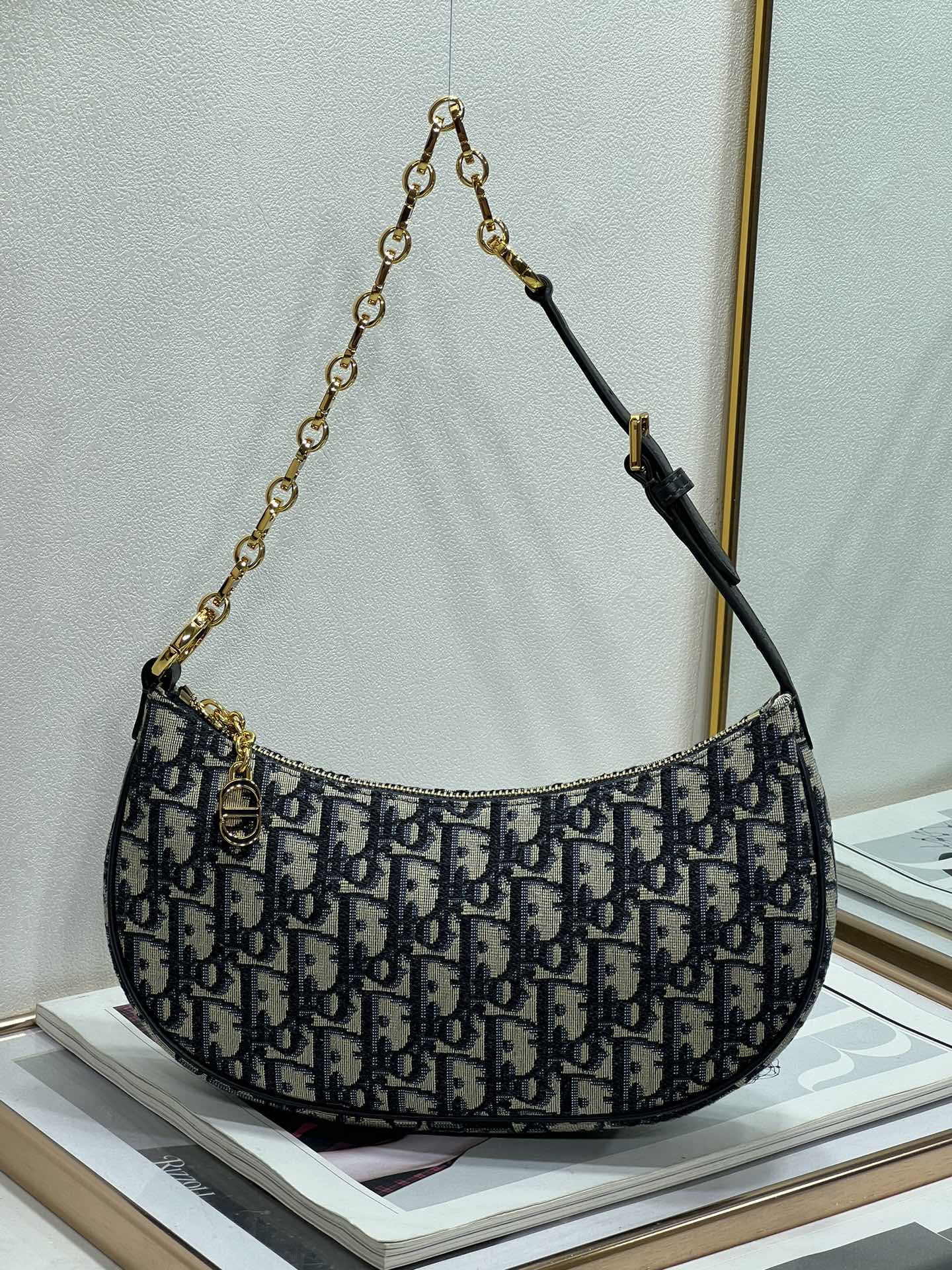 D*or cd lounge bag blue D*or oblique jacquard 26 x 15x 5.5 cm
