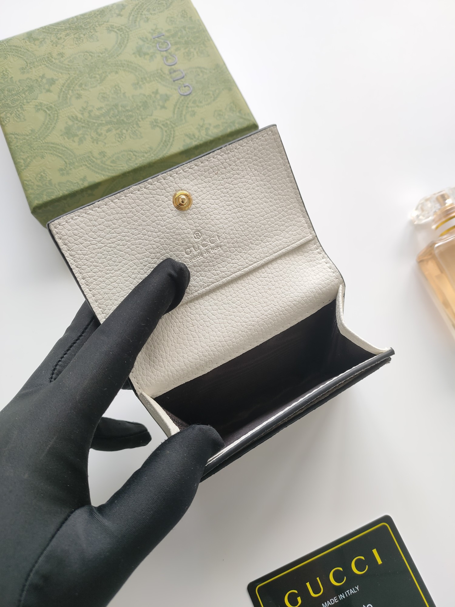 G*u*i gg card case wallet