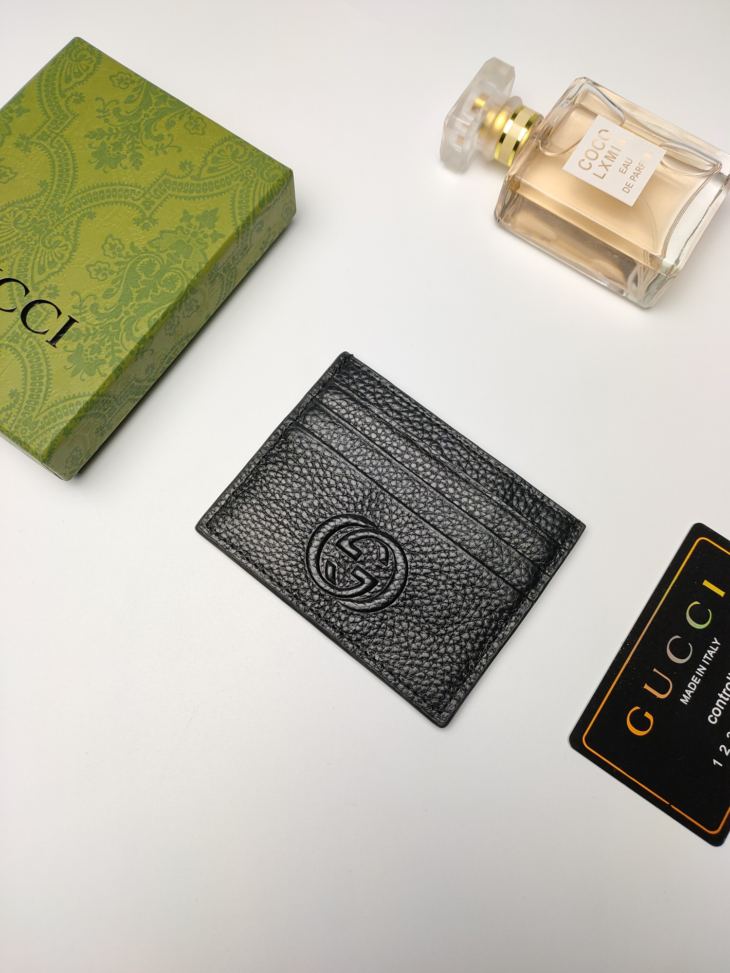 G*u*i gg  card case wallet