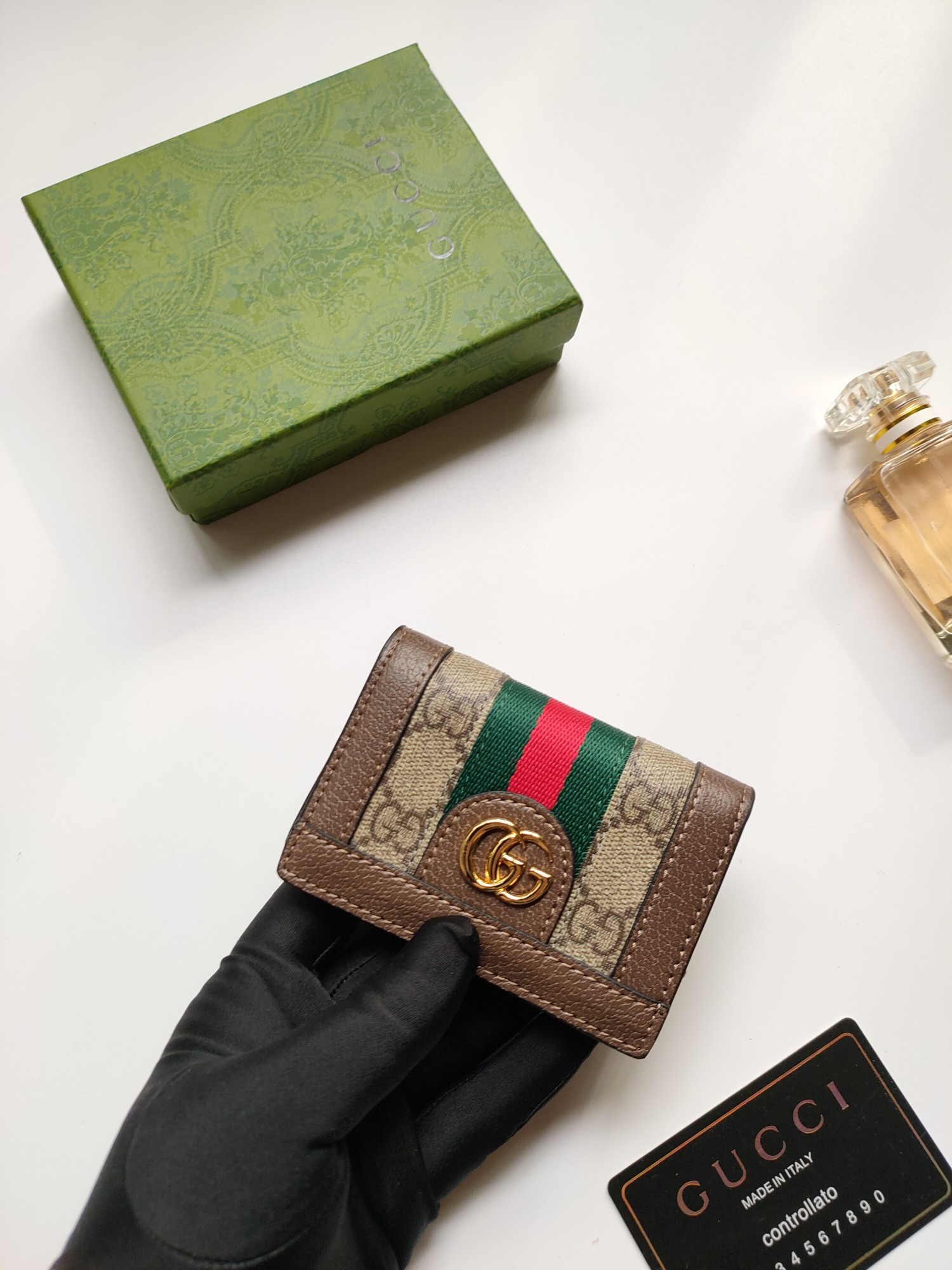G*u*i gg card case wallet