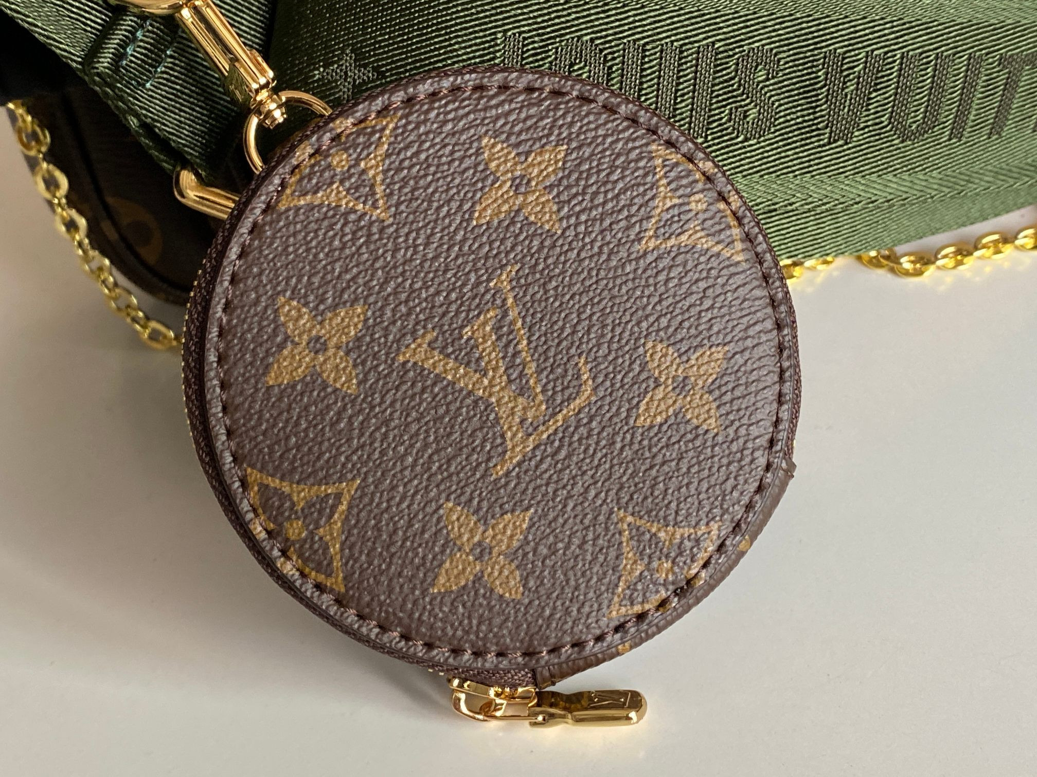 l0*is V*t0n m44813 multi pochette accessoires 9.4 x 5.3 x 1.6 inches