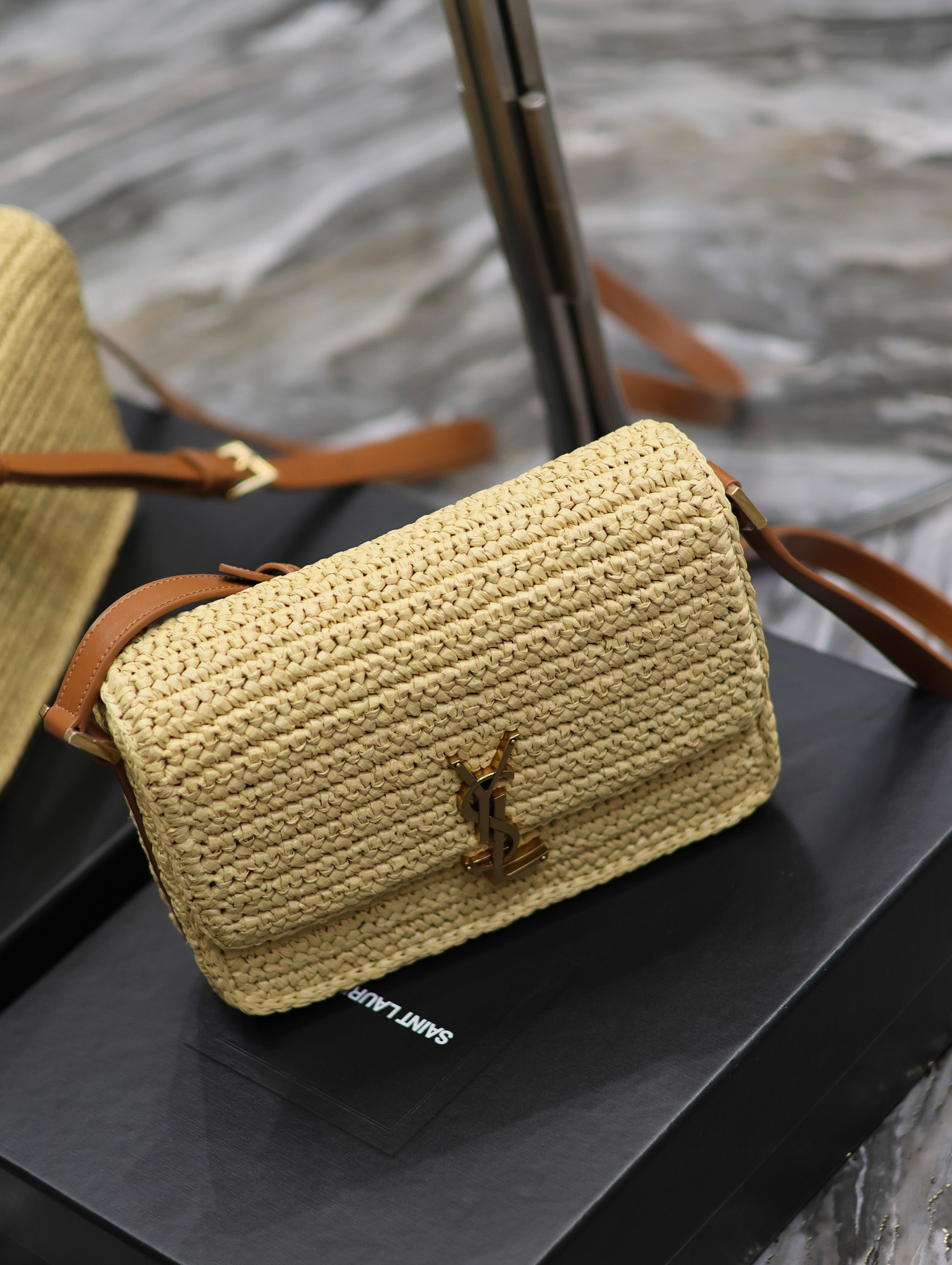 y*l solferino medium in raffia and vegetable-tanned leather naturel and bR1ck 9.1 x 6.3 x 2.4 inches