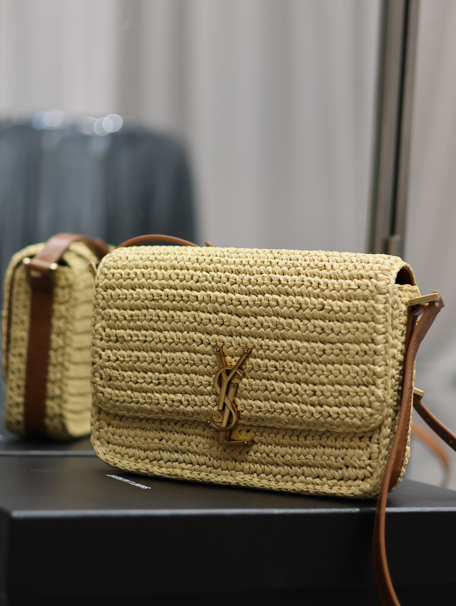 y*l solferino medium in raffia and vegetable-tanned leather naturel and bR1ck 9.1 x 6.3 x 2.4 inches